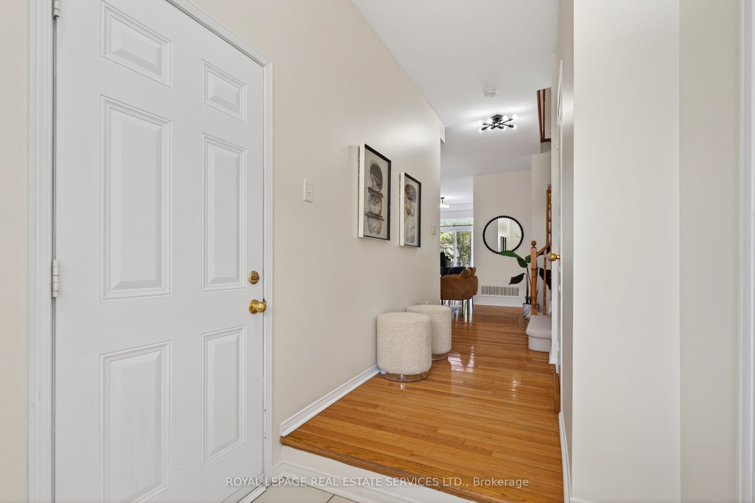 2307 Stone Glen Crescent, Oakville, ON L6M 0C9 photo 3