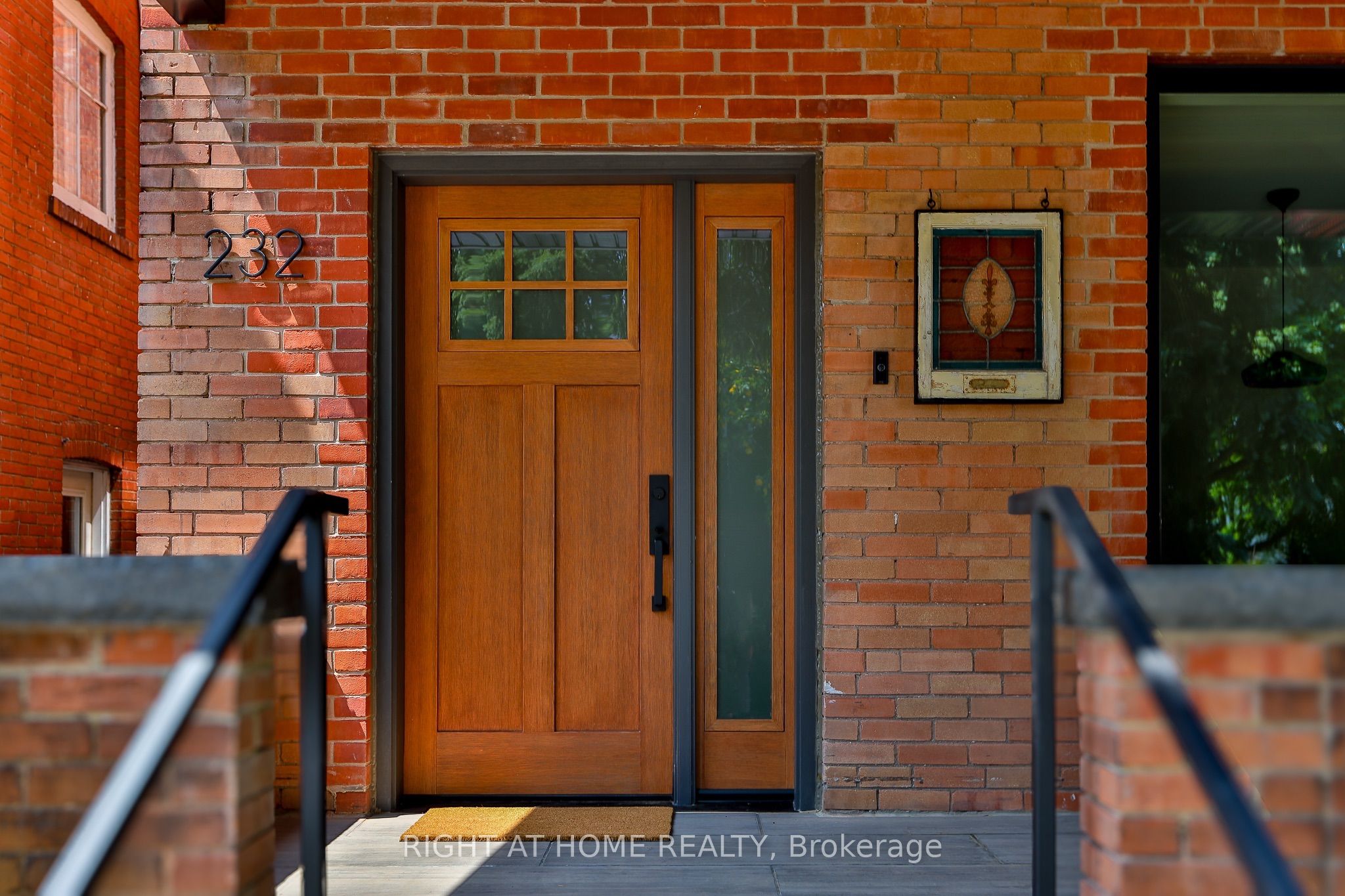 232 Willard Avenue, Toronto, ON M6S 3P8 photo 2