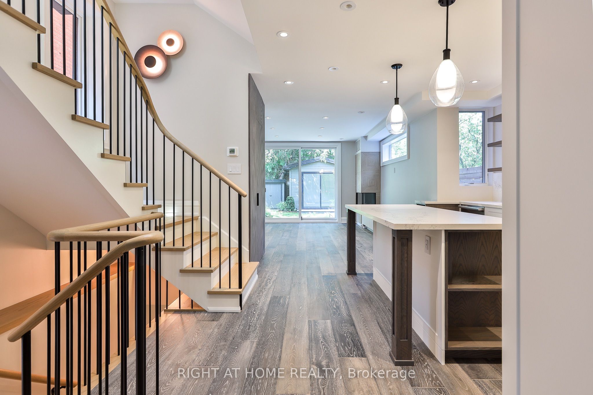 232 Willard Avenue, Toronto, ON M6S 3P8 photo 4
