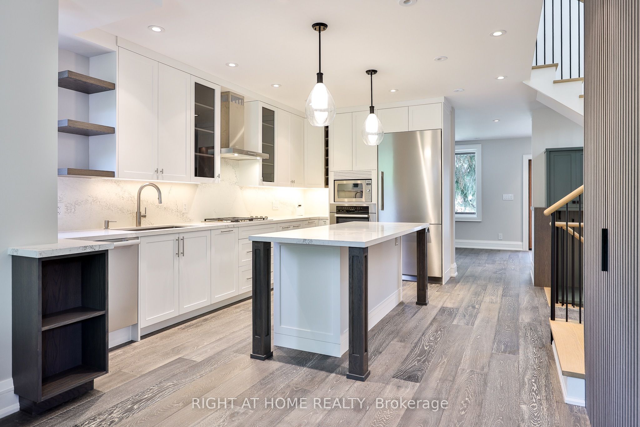 232 Willard Avenue, Toronto, ON M6S 3P8 photo 5