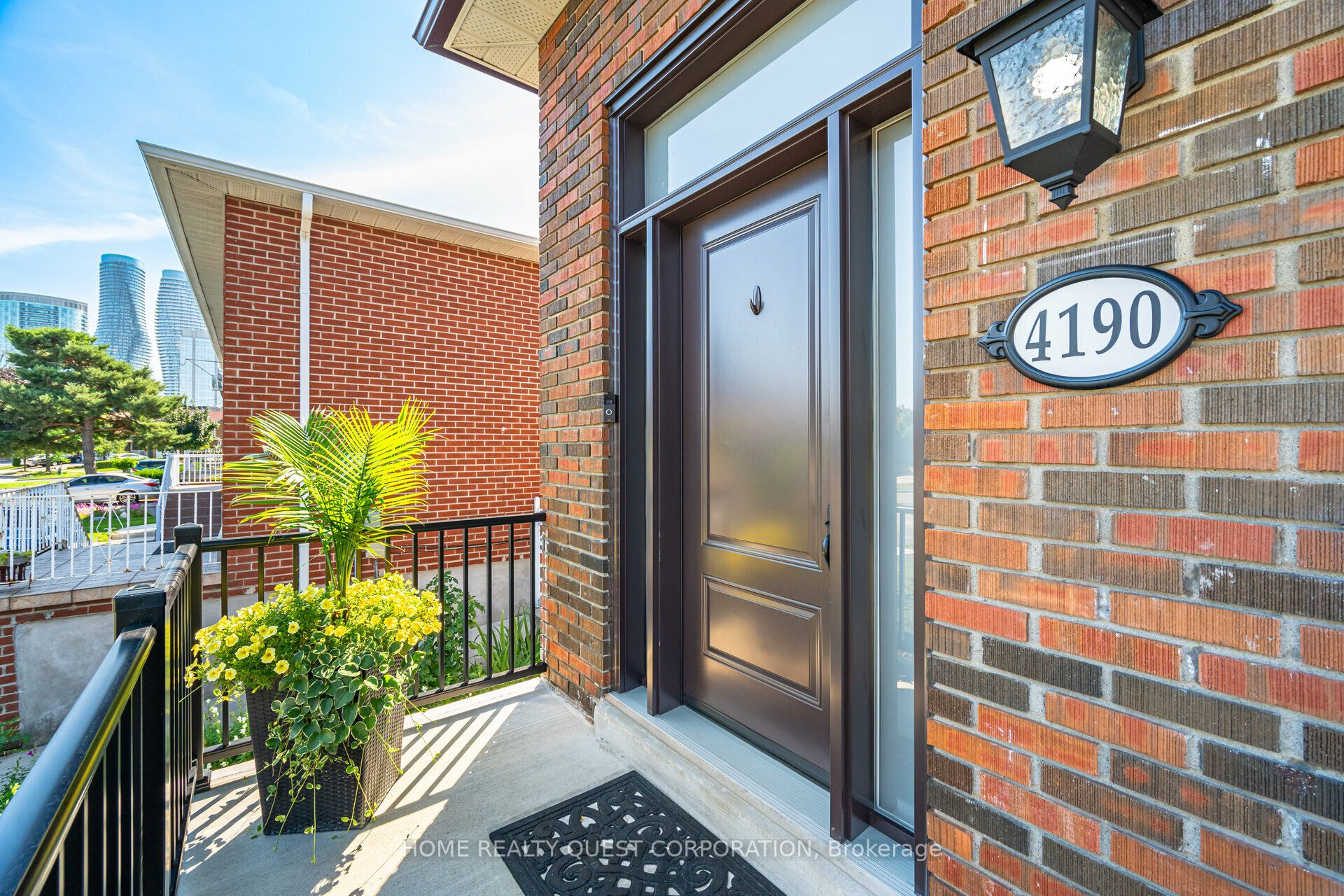 4190 Bishopstoke Lane, Mississauga, ON L4Z 1J3 photo 2