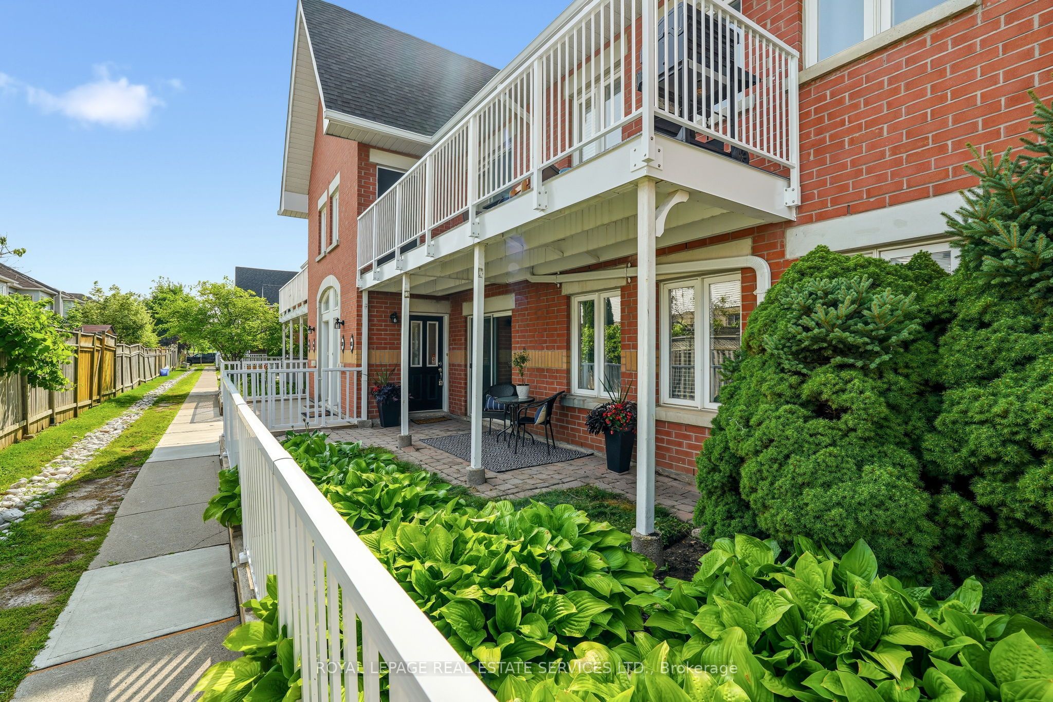 203-1701 Lampman Avenue, Burlington, ON L7L 6R7 photo 2