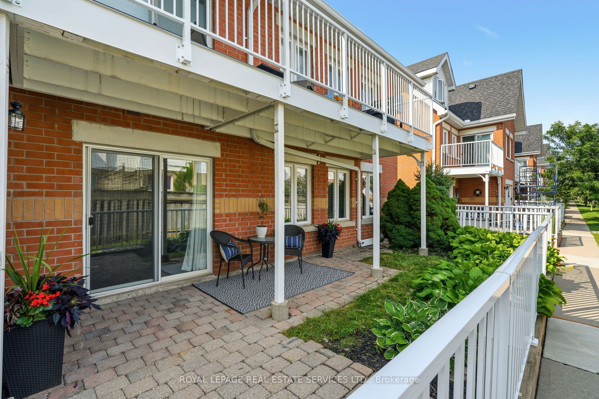 203-1701 Lampman Avenue, Burlington, ON L7L 6R7 photo 4