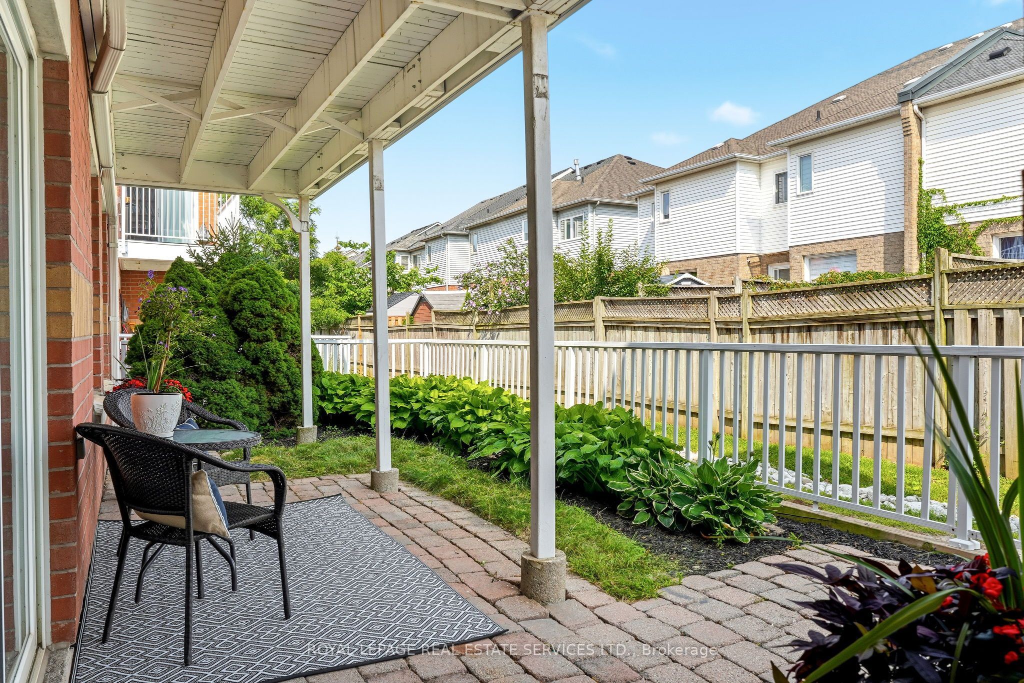 203-1701 Lampman Avenue, Burlington, ON L7L 6R7 photo 5