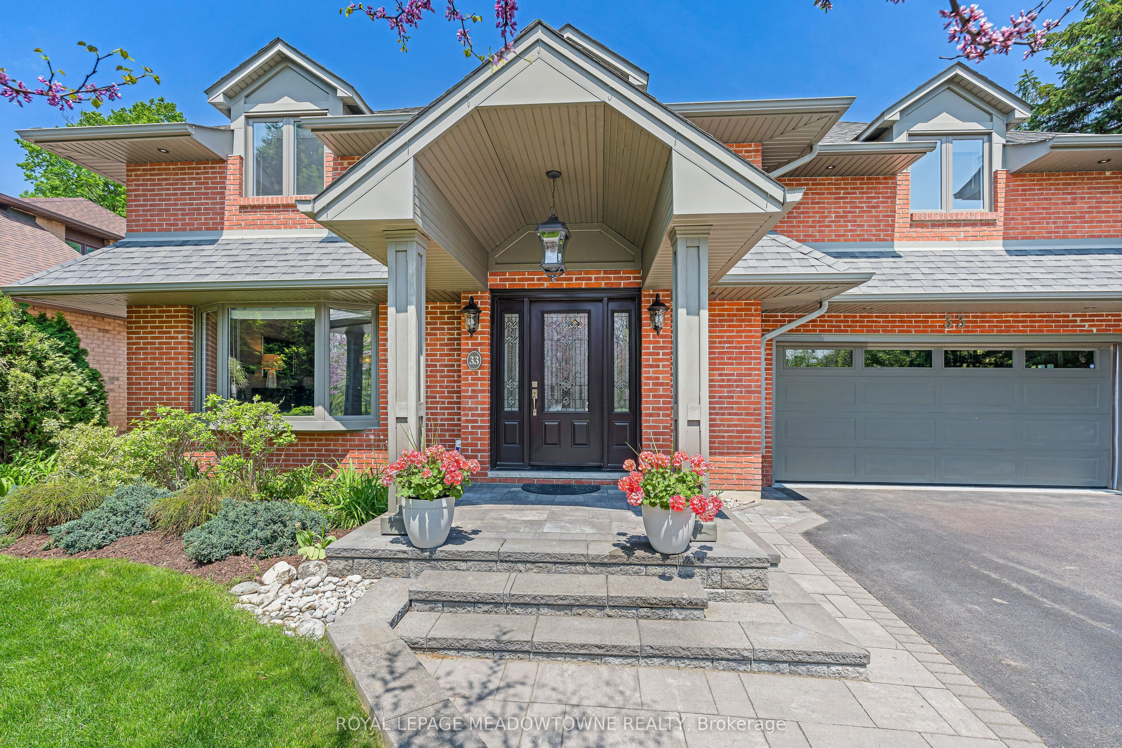 33 Heslop Court, Halton Hills, ON L7G 4Z8 photo 4