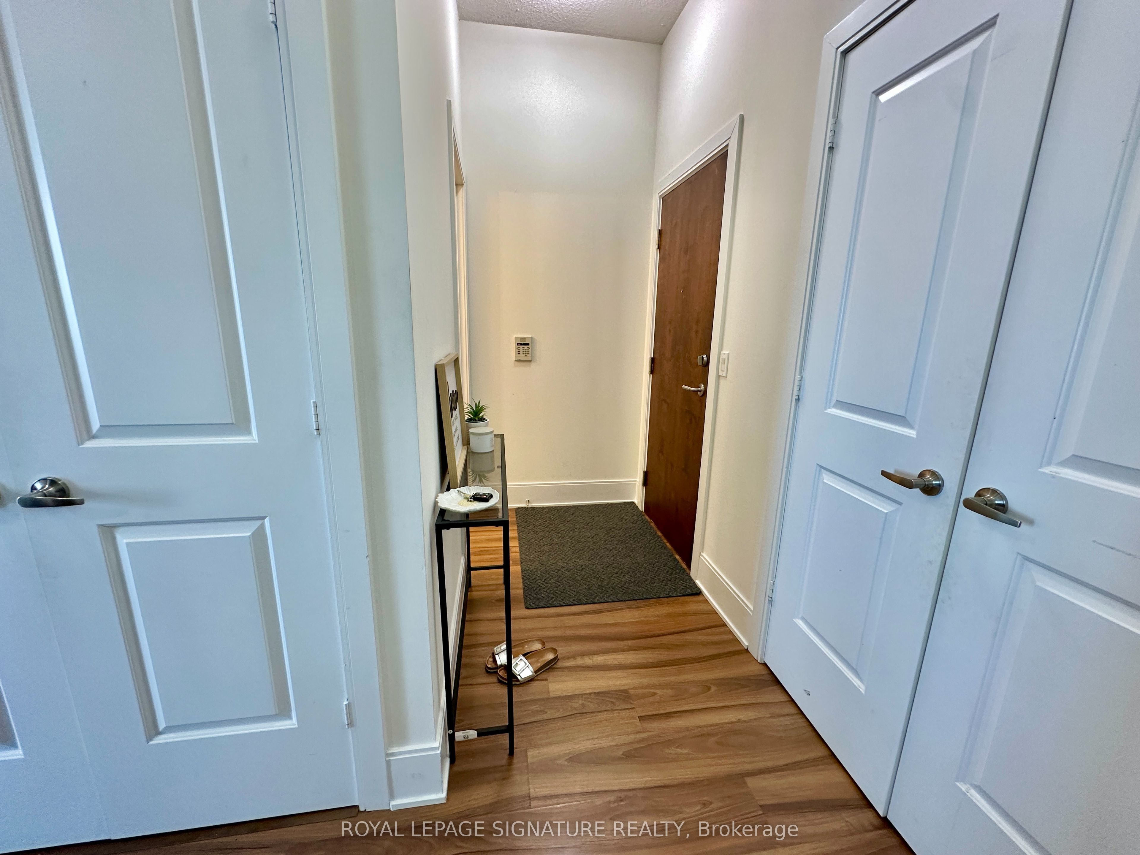 330 Burnhamthorpe Road W PH01, Mississauga, ON L5B 0E1 photo 4