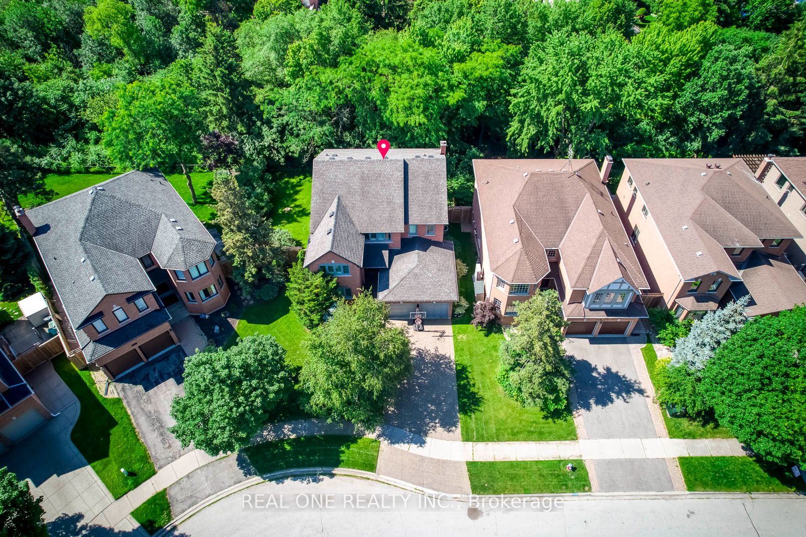 395 March Crescent, Oakville, ON L6H 5X7 photo 2