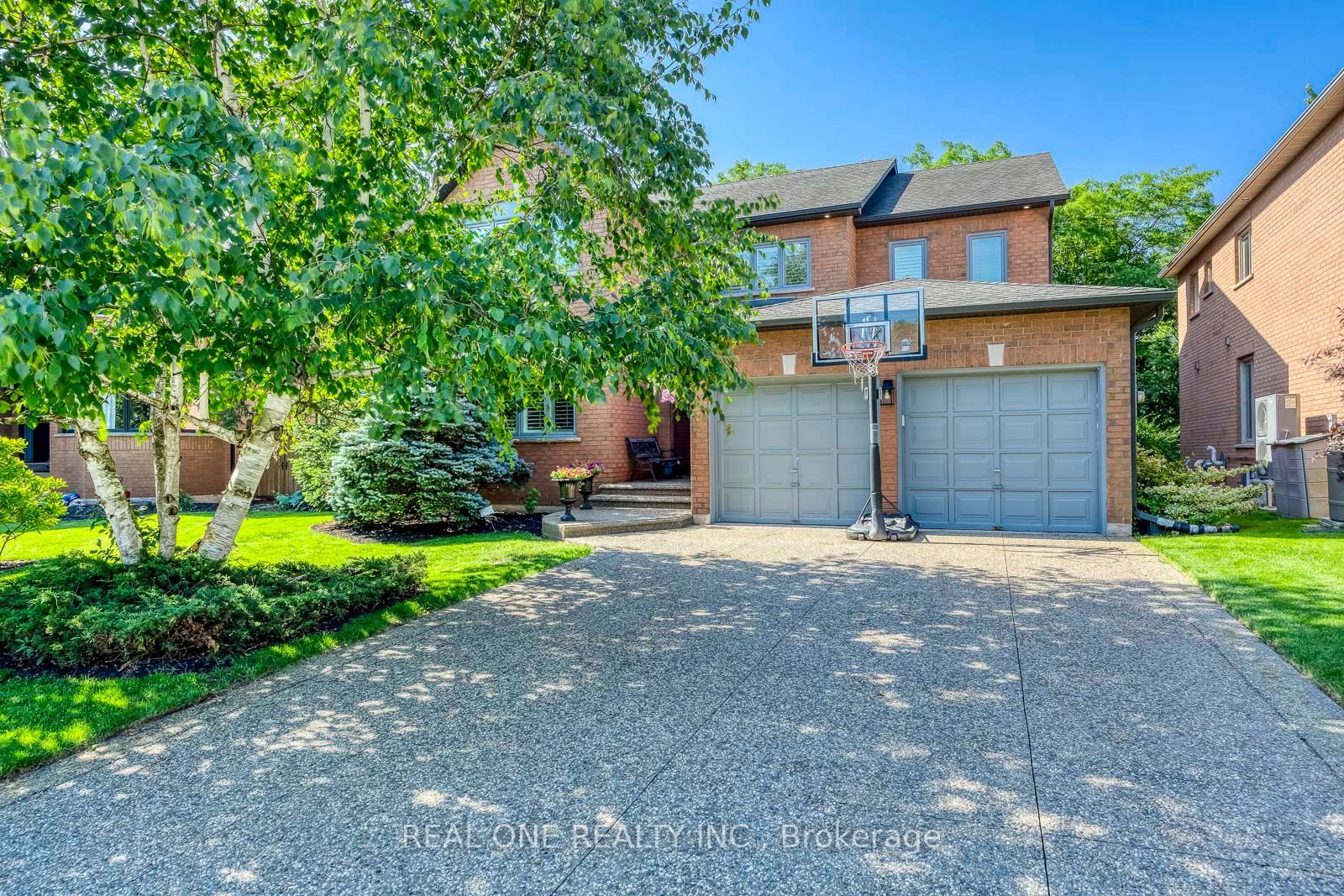 395 March Crescent, Oakville, ON L6H 5X7 photo 3