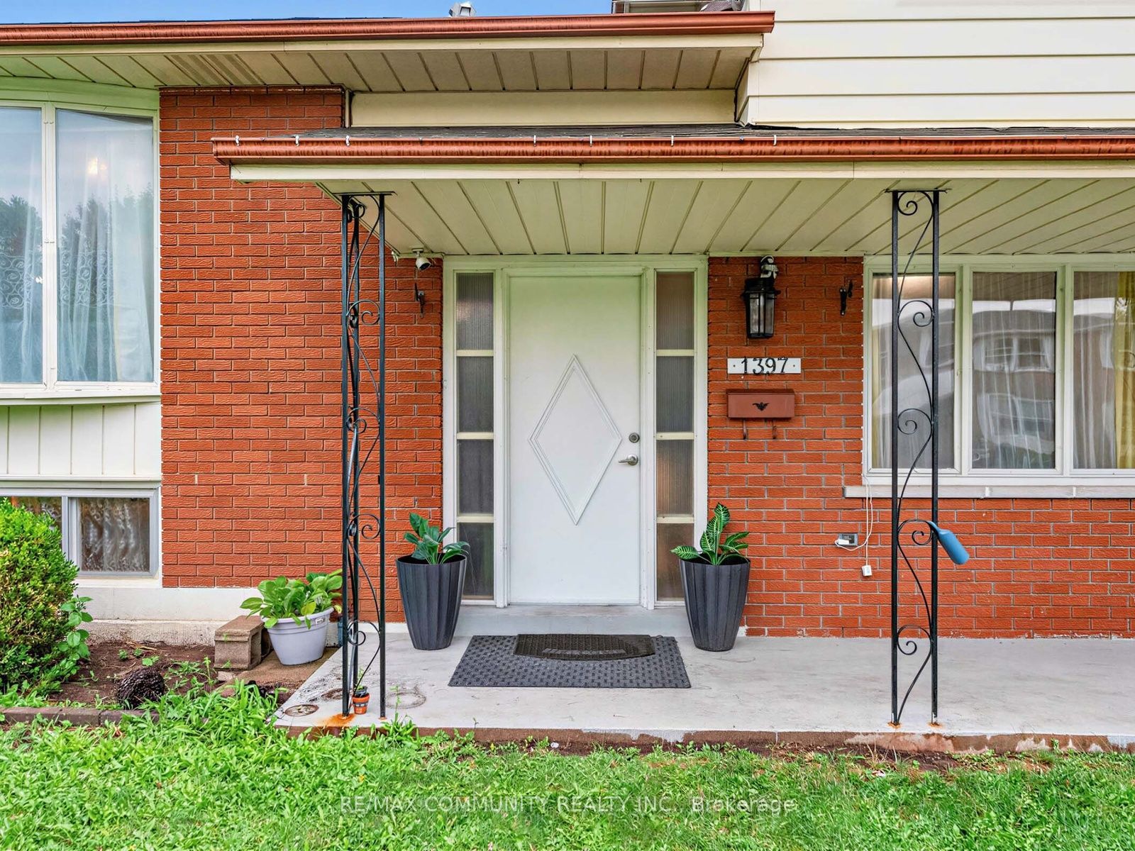 1397 Charles Drive, Burlington, ON L7P 2C8 photo 3
