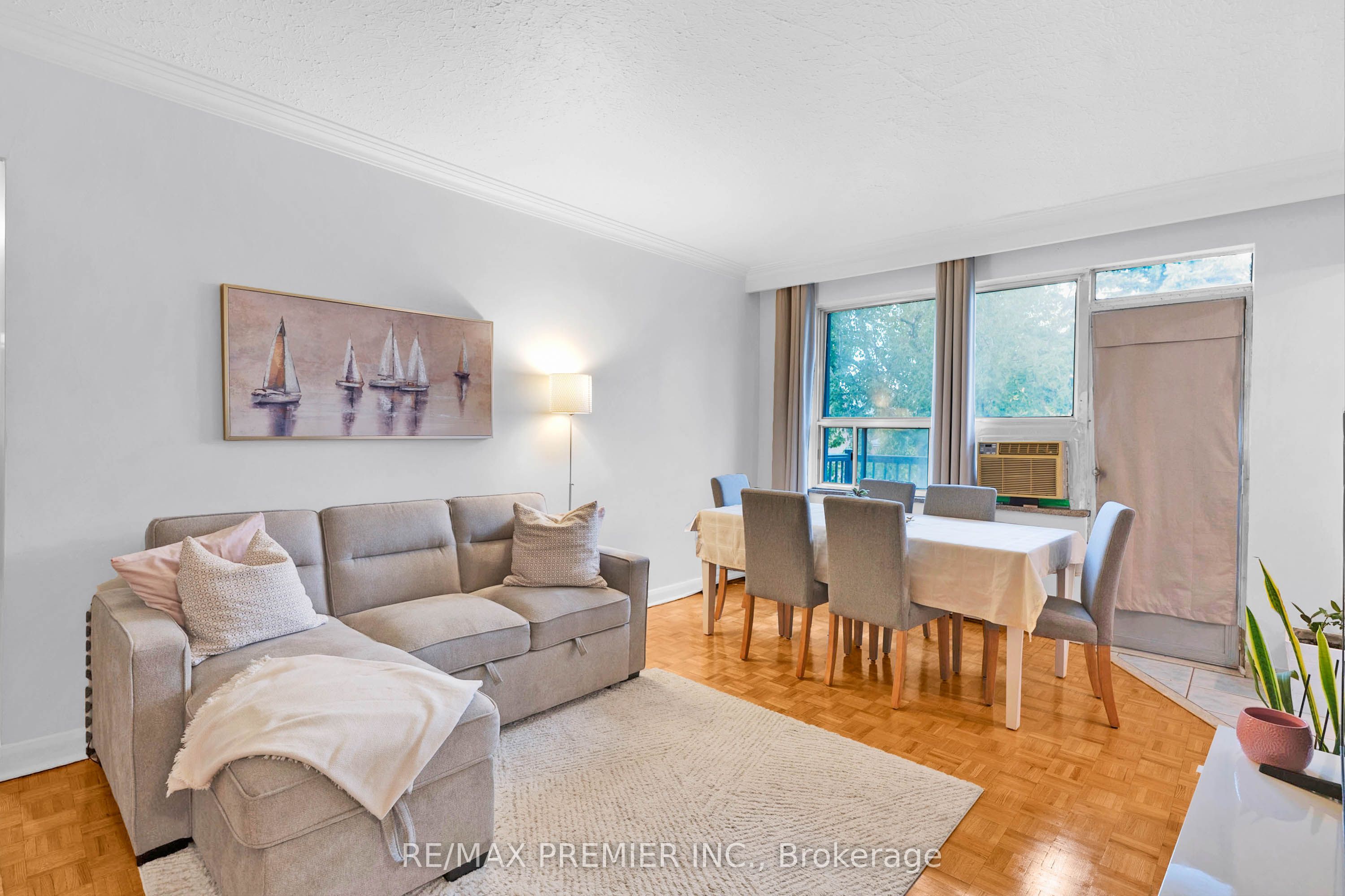 4 Hartham Place 5, Toronto, ON M3K 1P3 photo 3