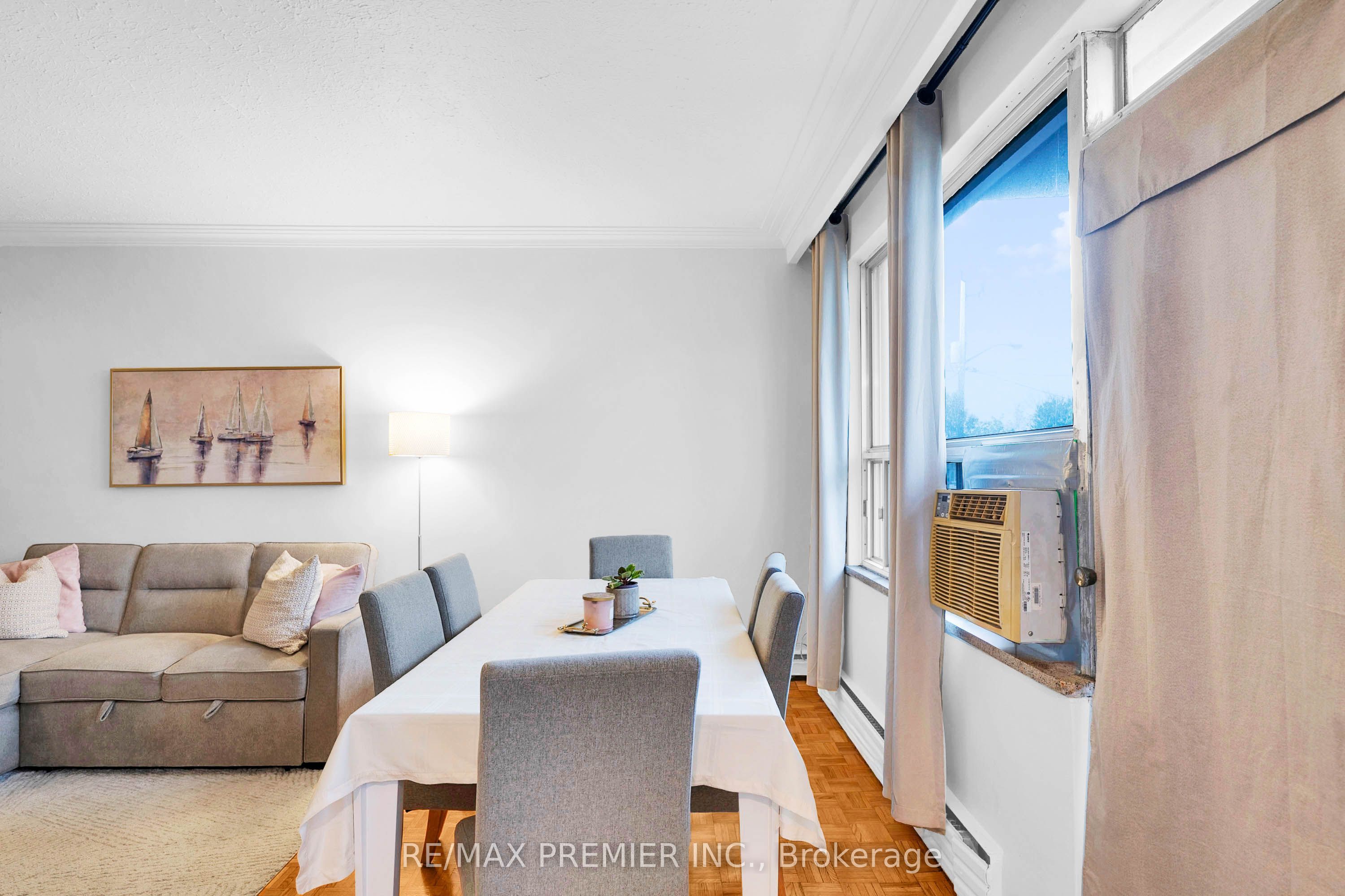 4 Hartham Place 5, Toronto, ON M3K 1P3 photo 5