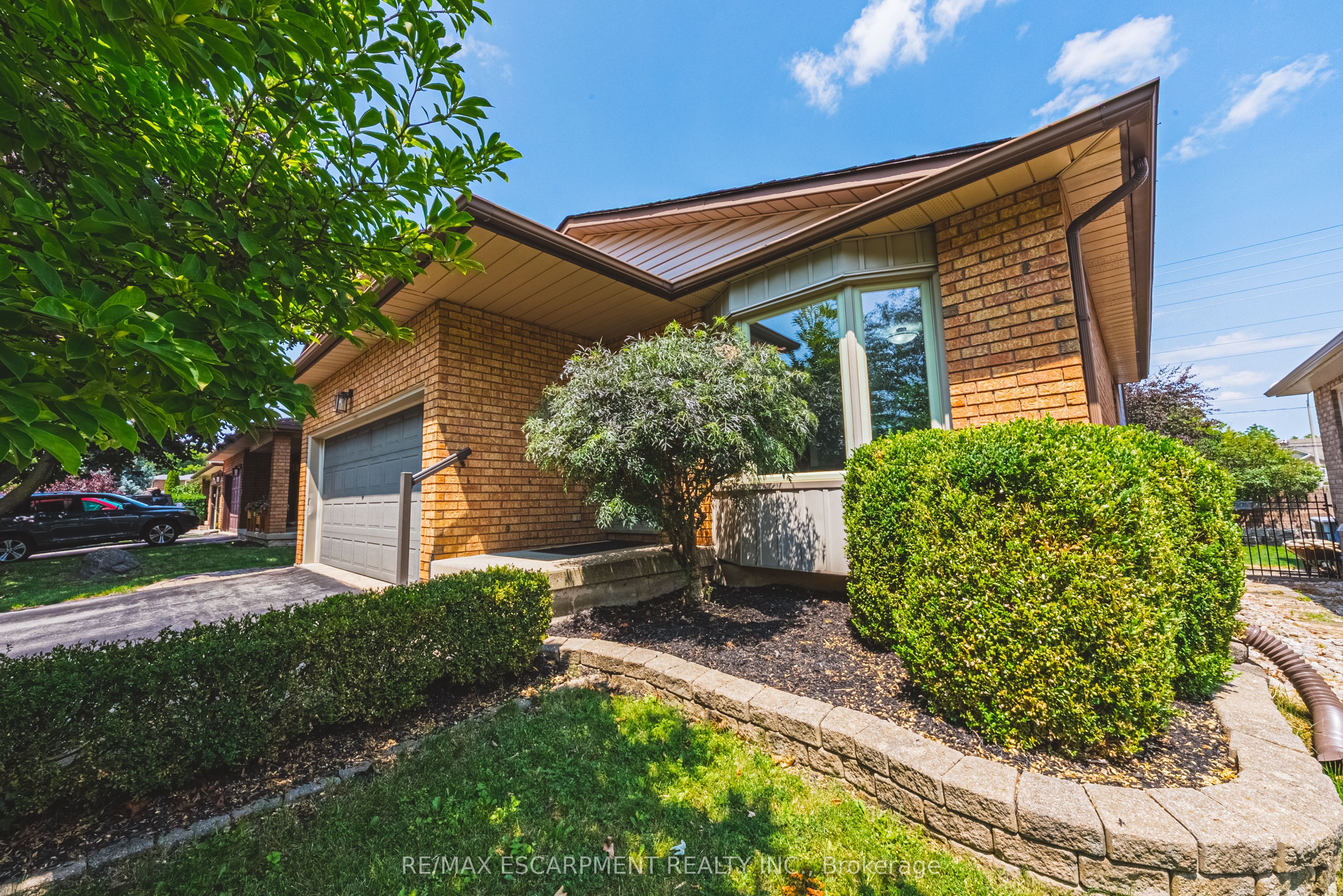 2206 Donald Road, Burlington, ON L7M 3R9 photo 3