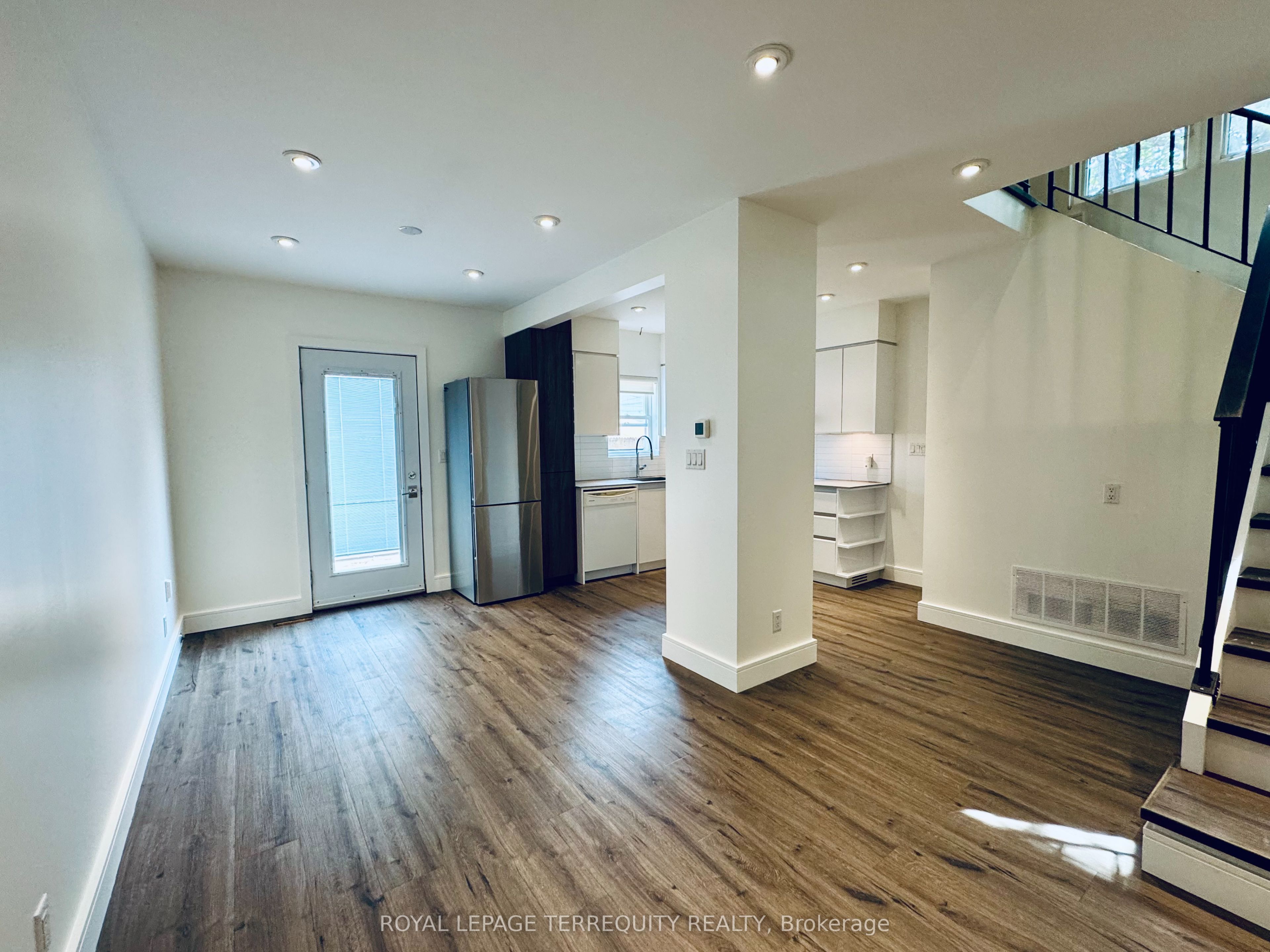 37 White Avenue, Toronto, ON M6N 1S7 photo 5