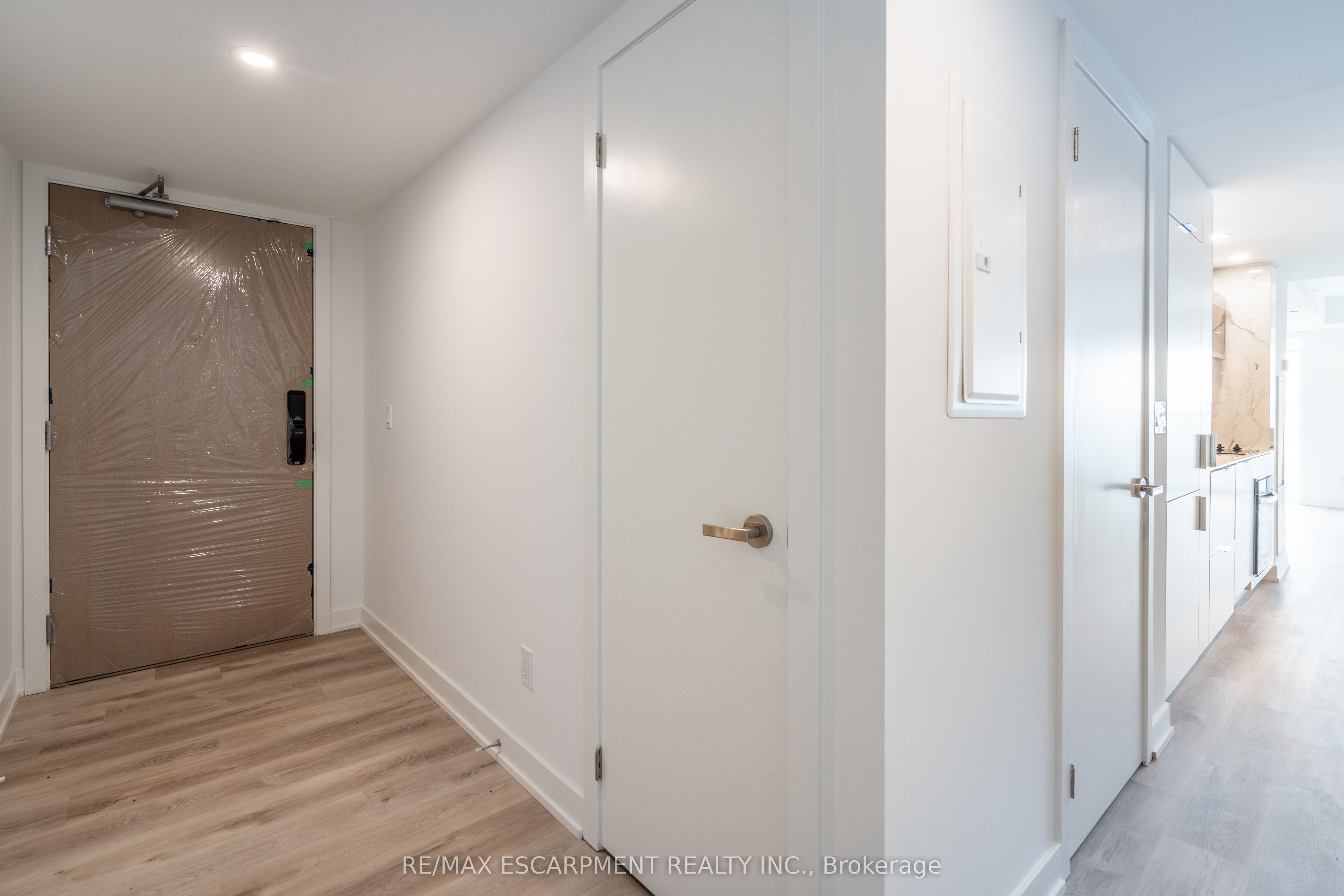 370 Martha Street 309, Burlington, ON L7R 0G9 photo 2