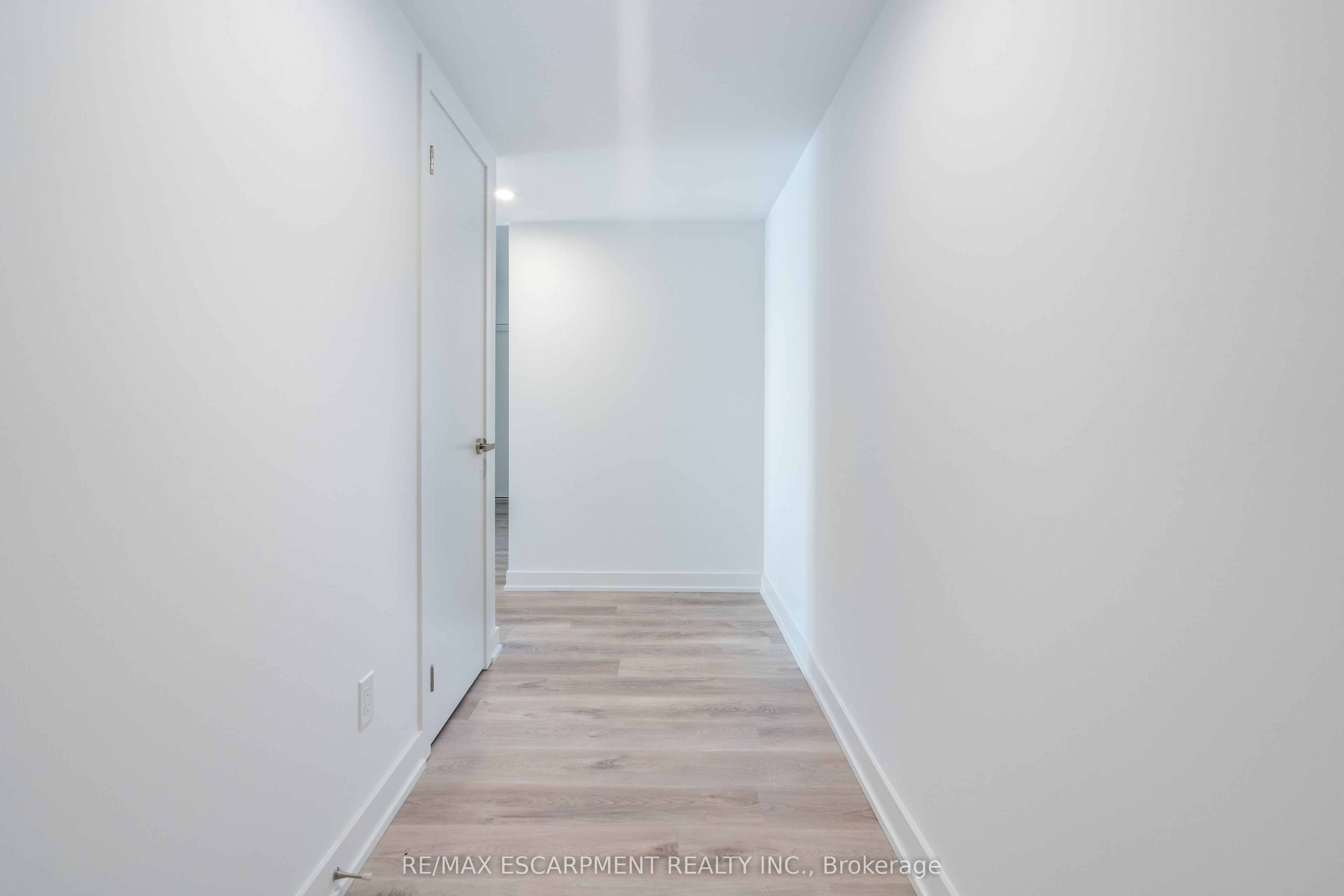 370 Martha Street 309, Burlington, ON L7R 0G9 photo 3