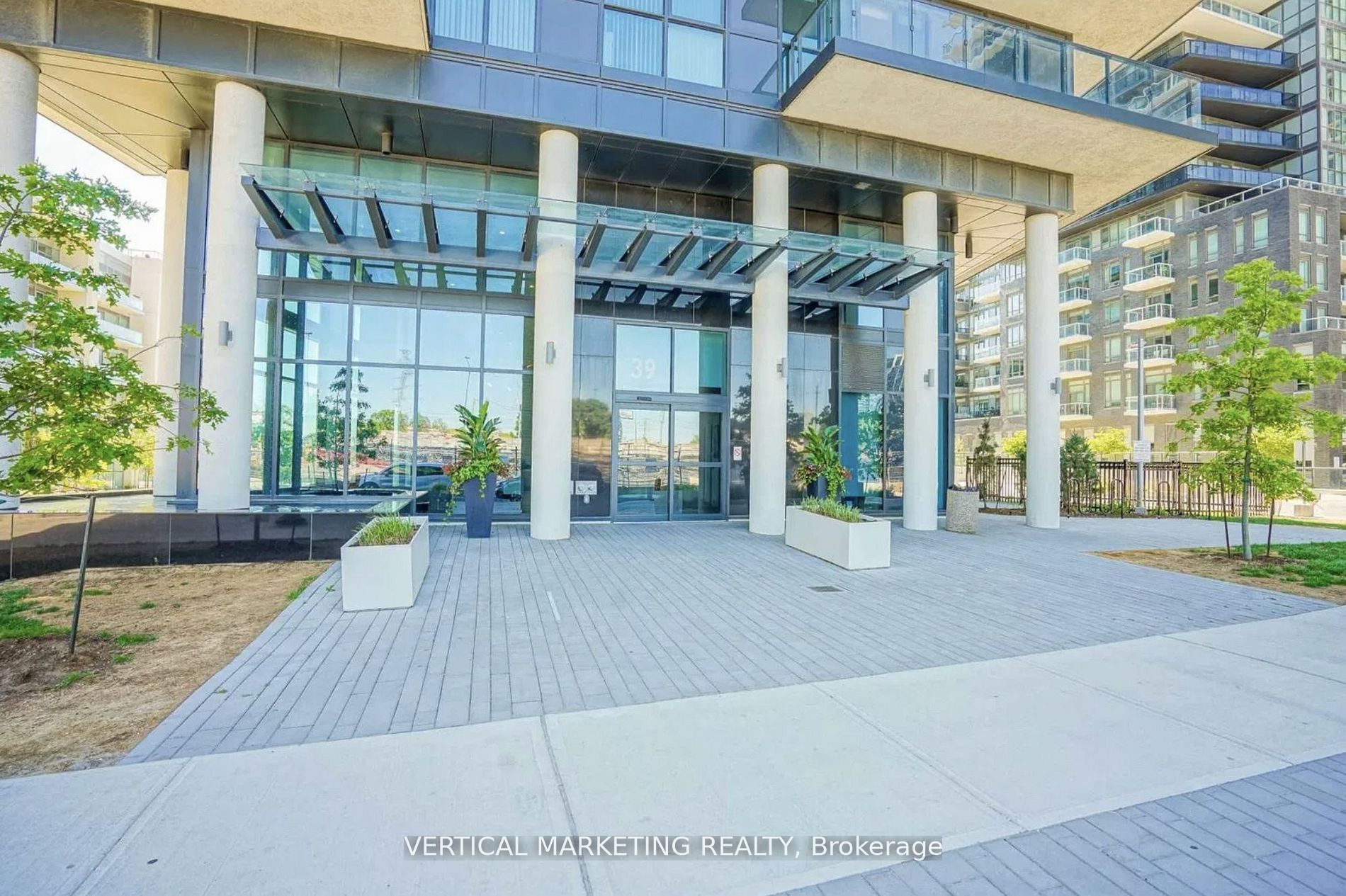 39 Annie Craig Drive 322, Toronto, ON M8V 0A3 photo 4