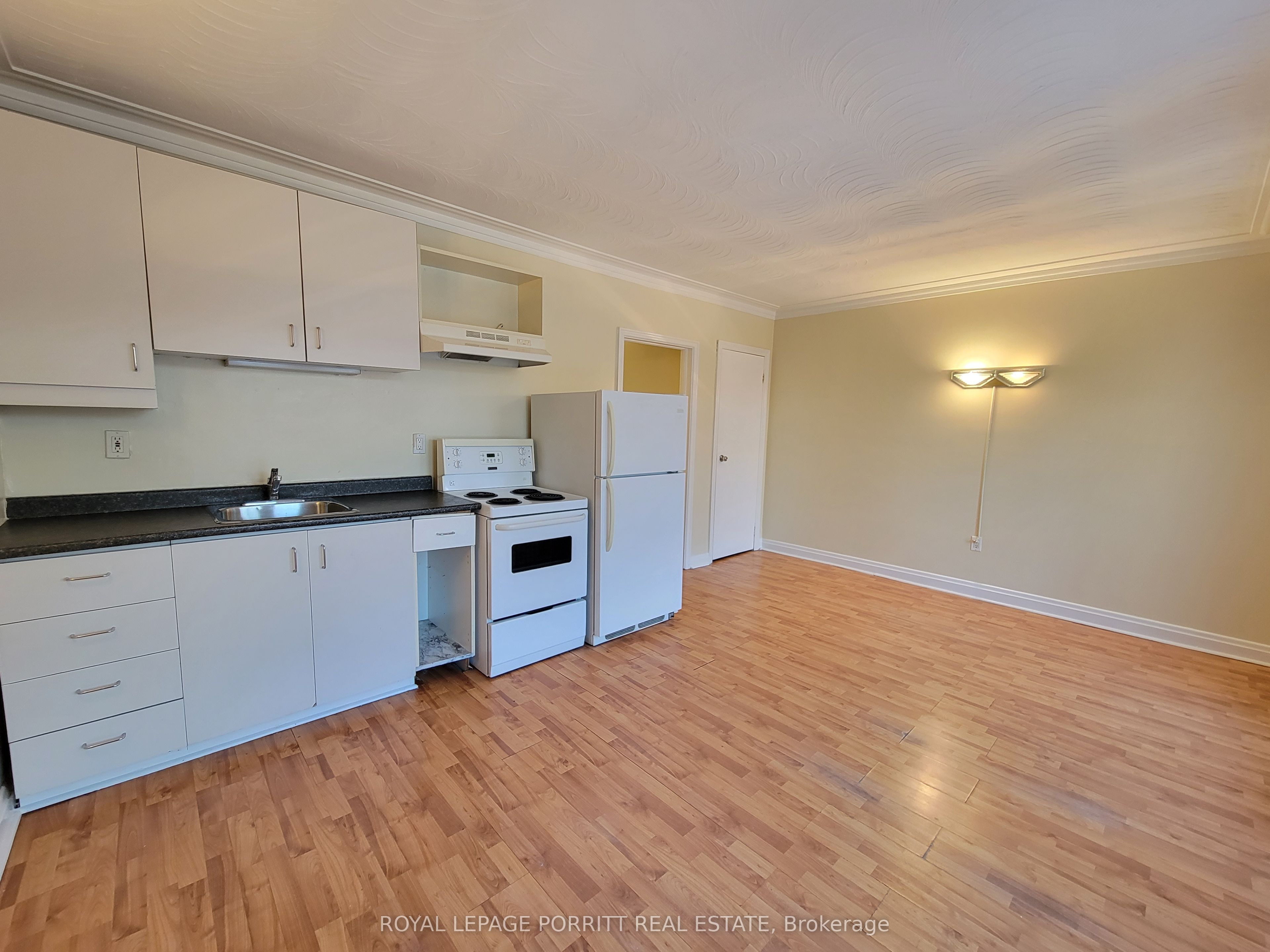 3295 Lake Shore Boulevard W A, Toronto, ON M8W 1M8 photo 3