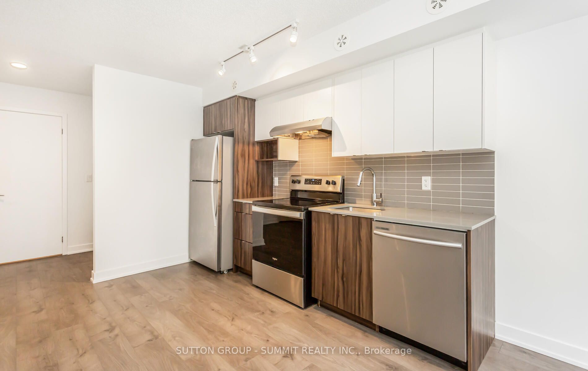 1137 Cooke Boulevard 207, Burlington, ON L7T 0C3 photo 4