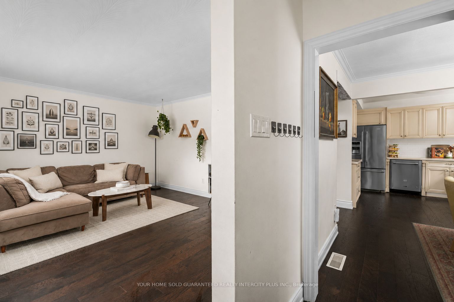 30 Garside Crescent, Toronto, ON M6M 2Z6 photo 2