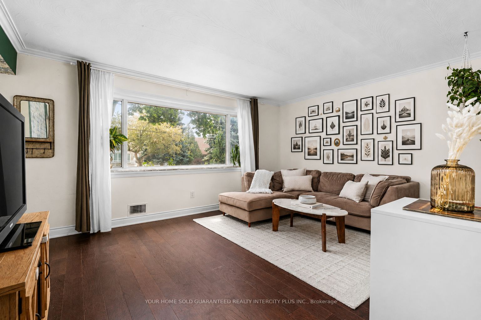 30 Garside Crescent, Toronto, ON M6M 2Z6 photo 4