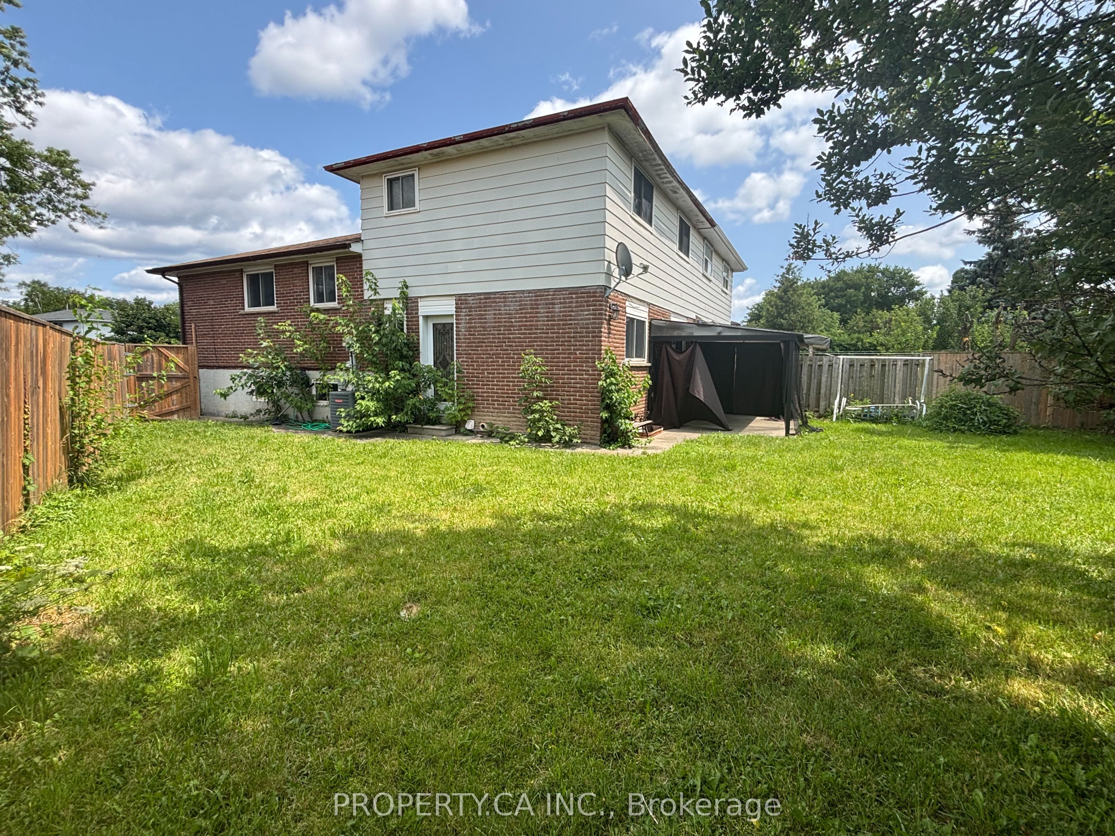 682 Eaglemount Crescent, Mississauga, ON L5C 1N9 photo 5