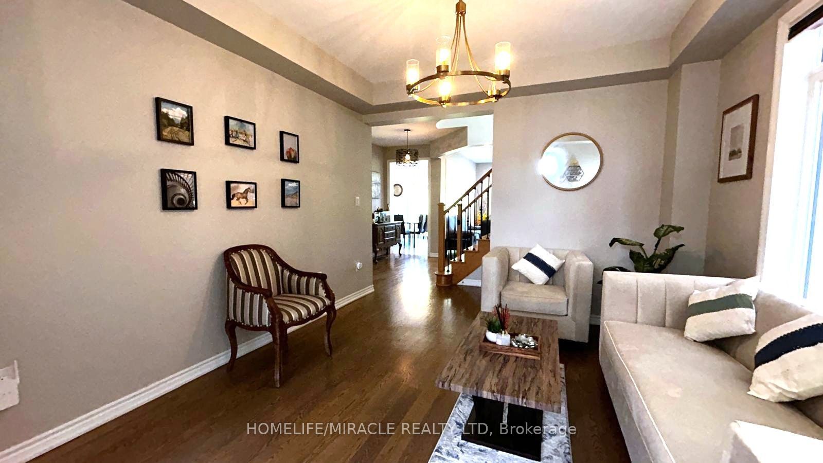 185 Thornbush Boulevard, Brampton, ON L7A 4R5 photo 4