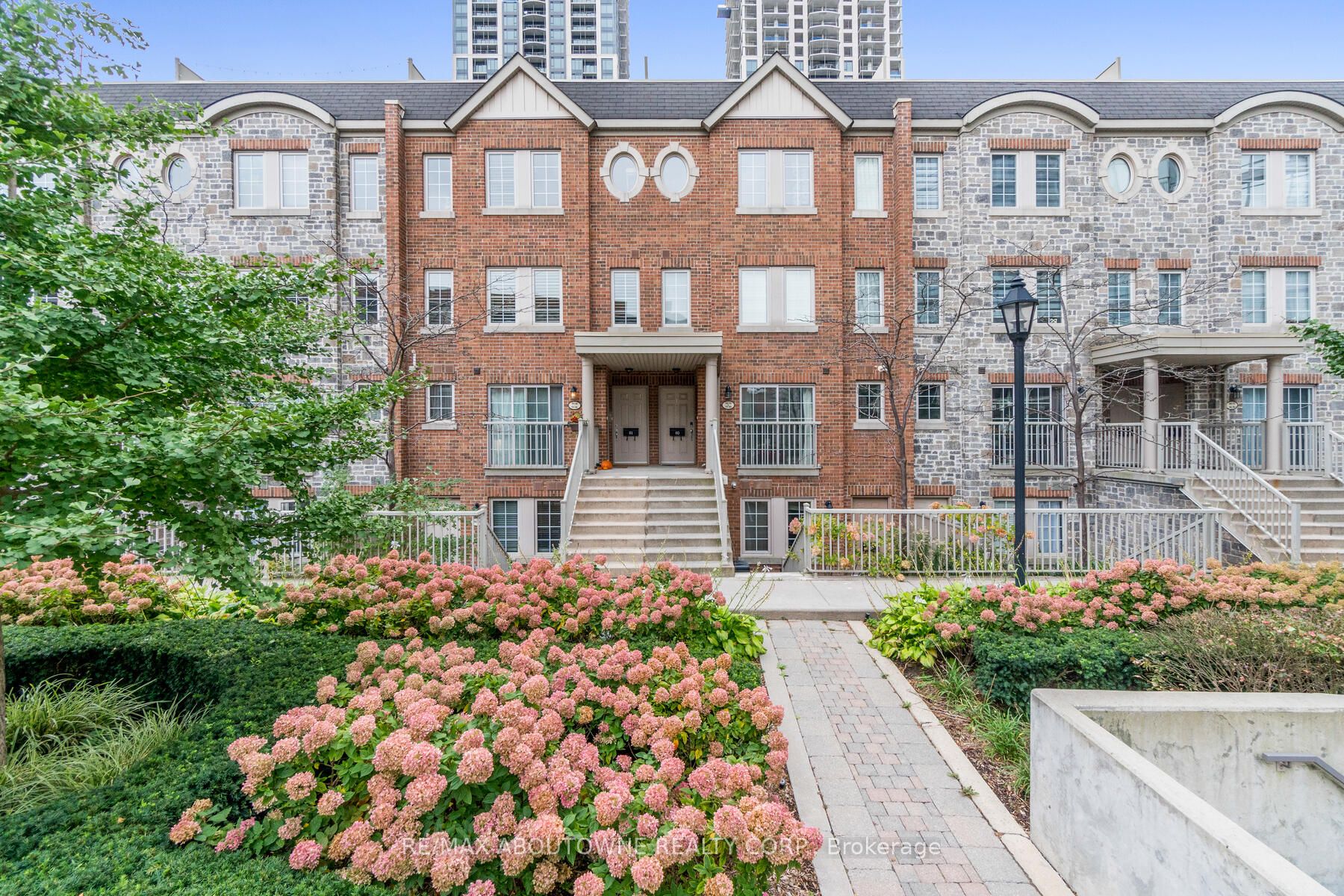 9 Windermere Avenue 79, Toronto, ON M6S 5A4