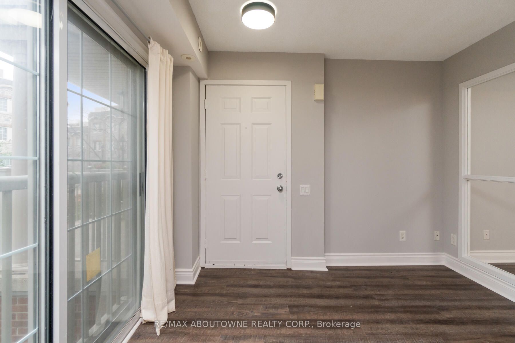 9 Windermere Avenue 79, Toronto, ON M6S 5A4 photo 4