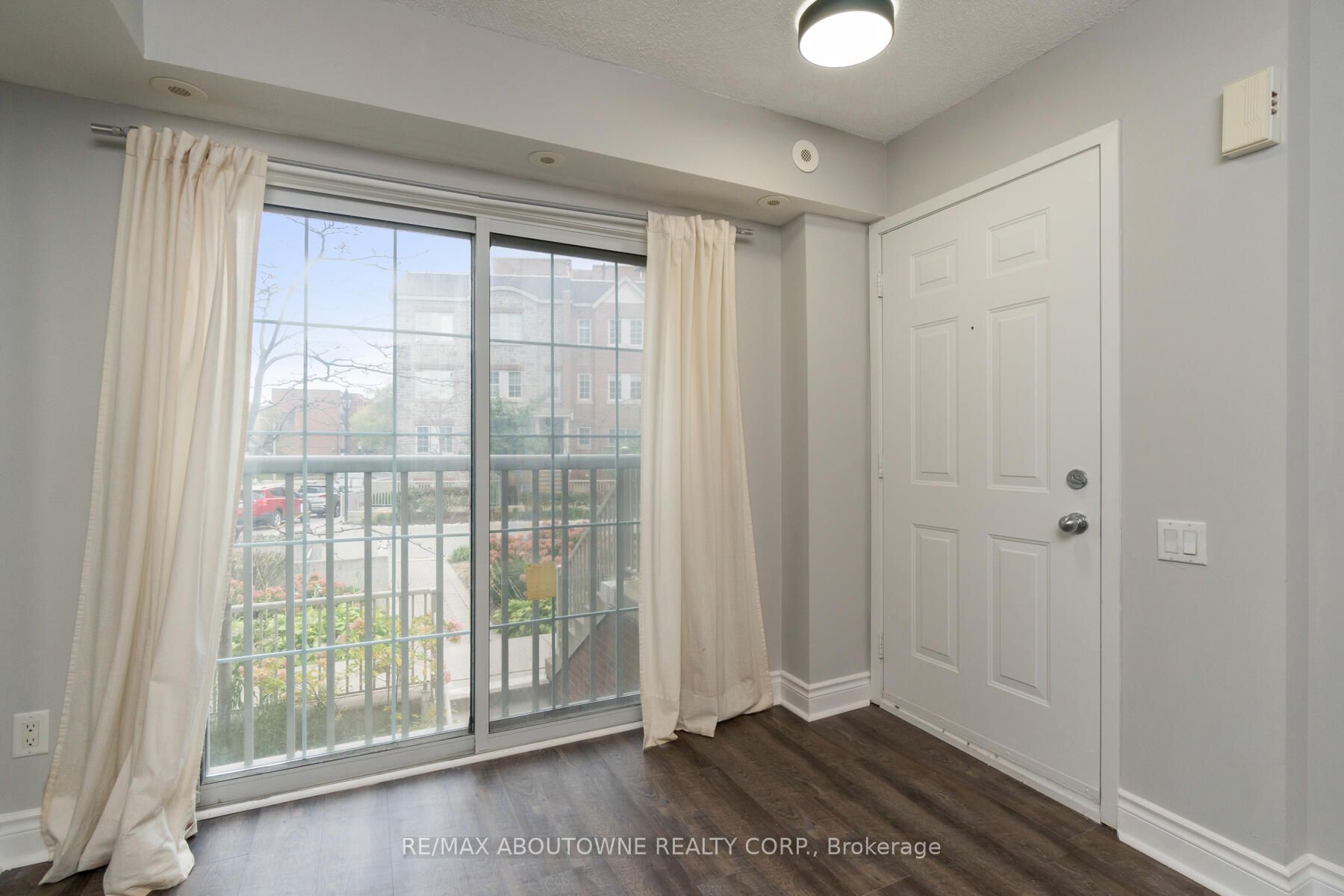 9 Windermere Avenue 79, Toronto, ON M6S 5A4 photo 5