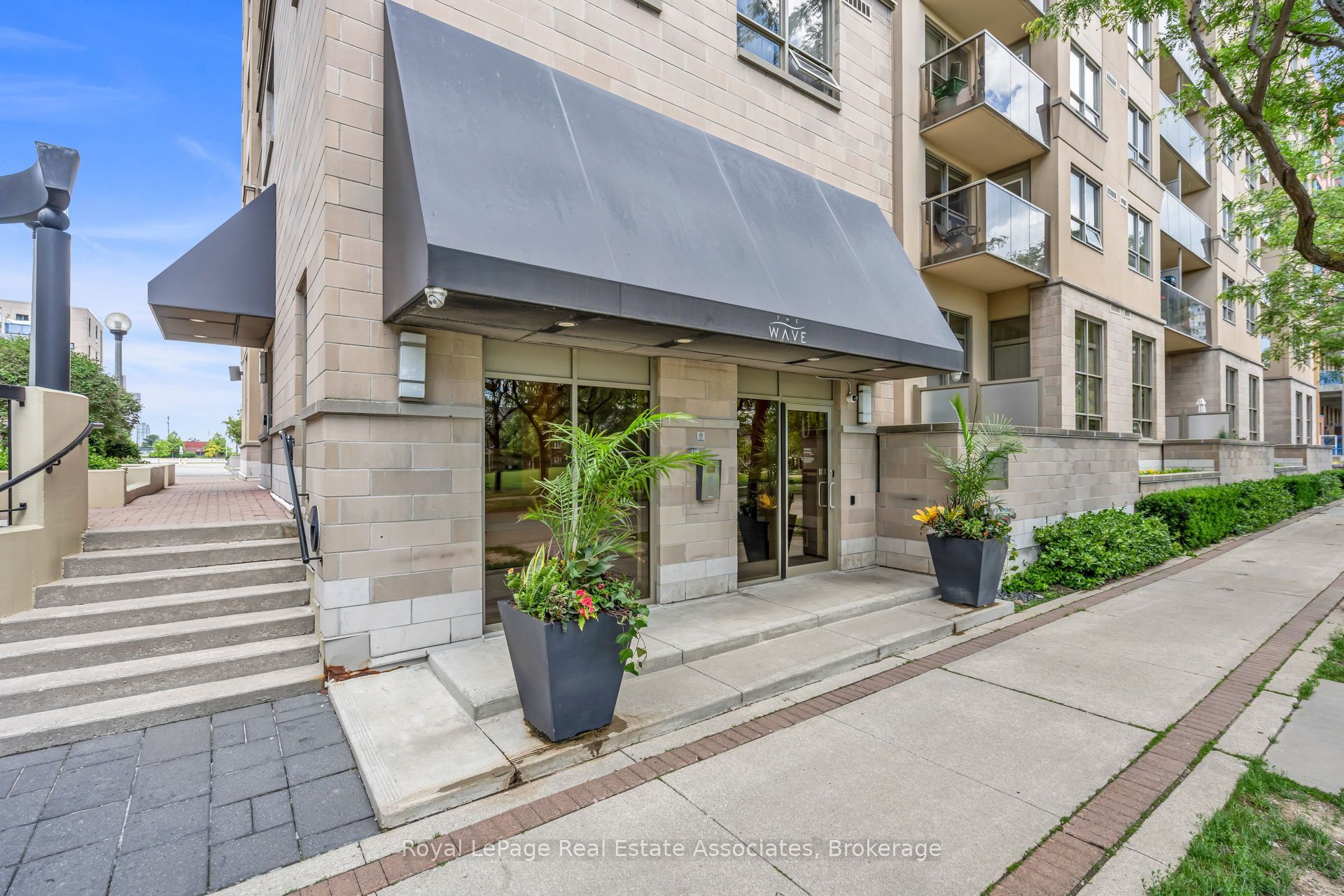 4 Elsinore Path 706, Toronto, ON M8V 4G7 photo 5