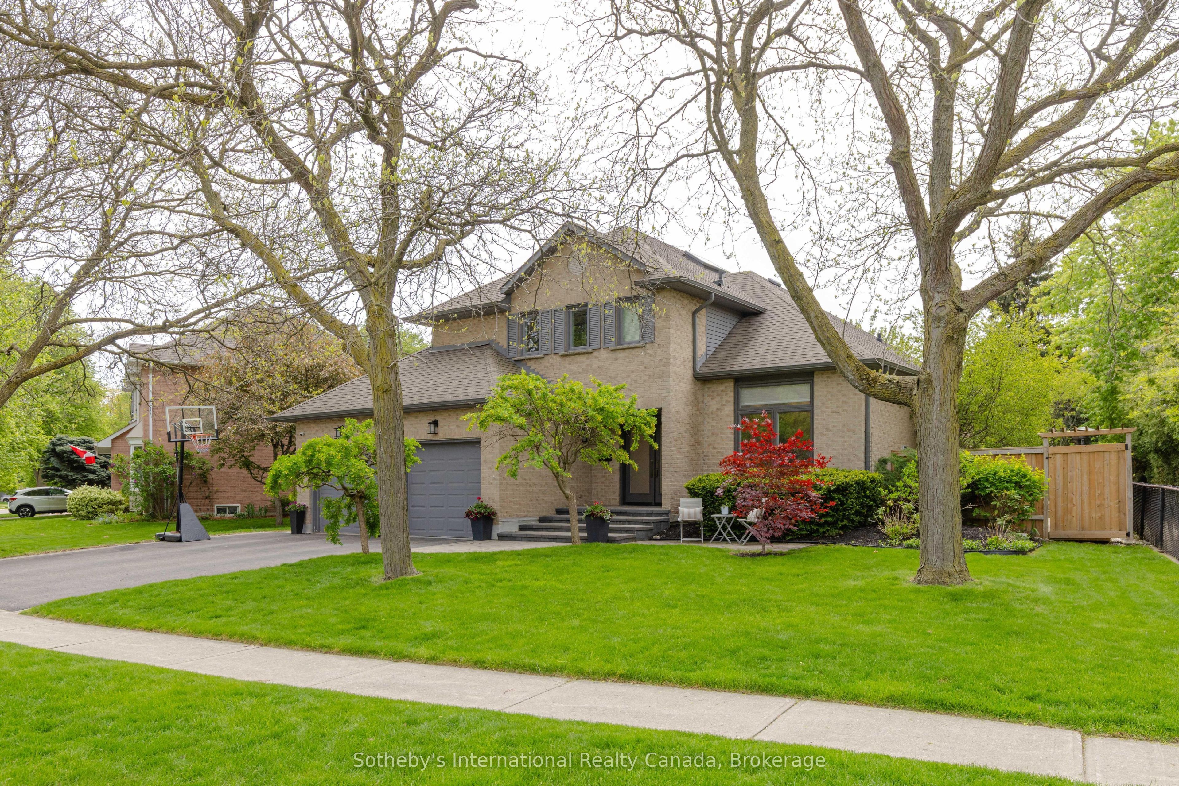456 Aspen Forest Drive, Oakville, ON L6J 6H6