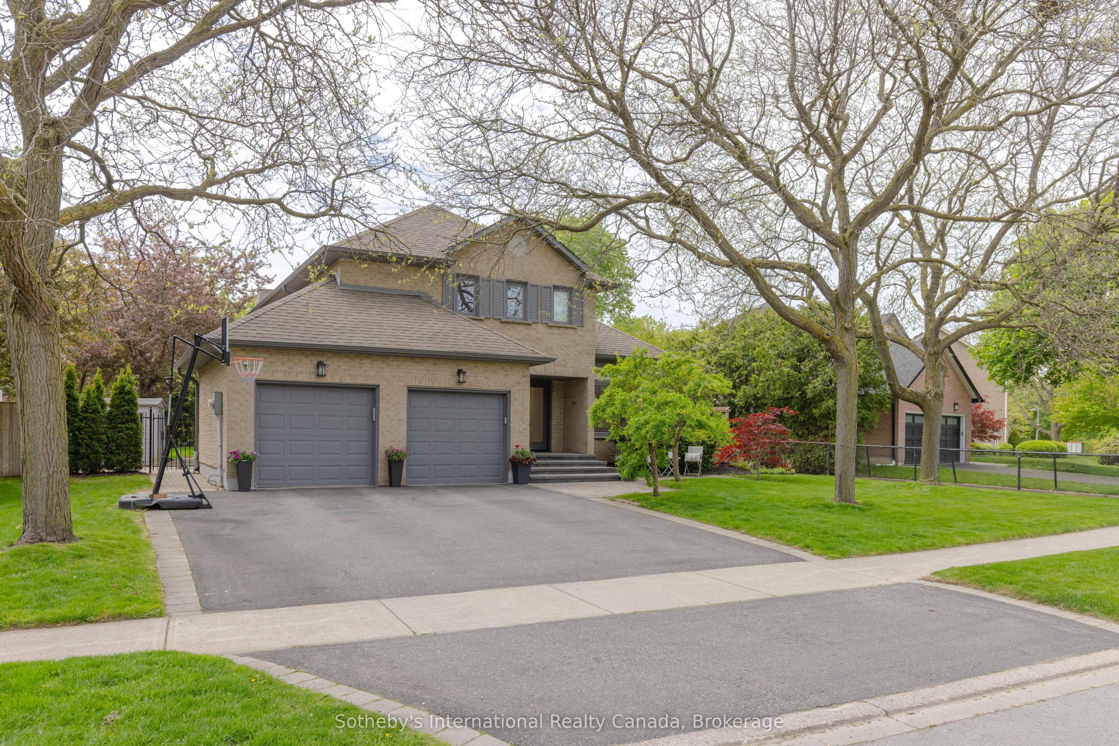 456 Aspen Forest Drive, Oakville, ON L6J 6H6 photo 3