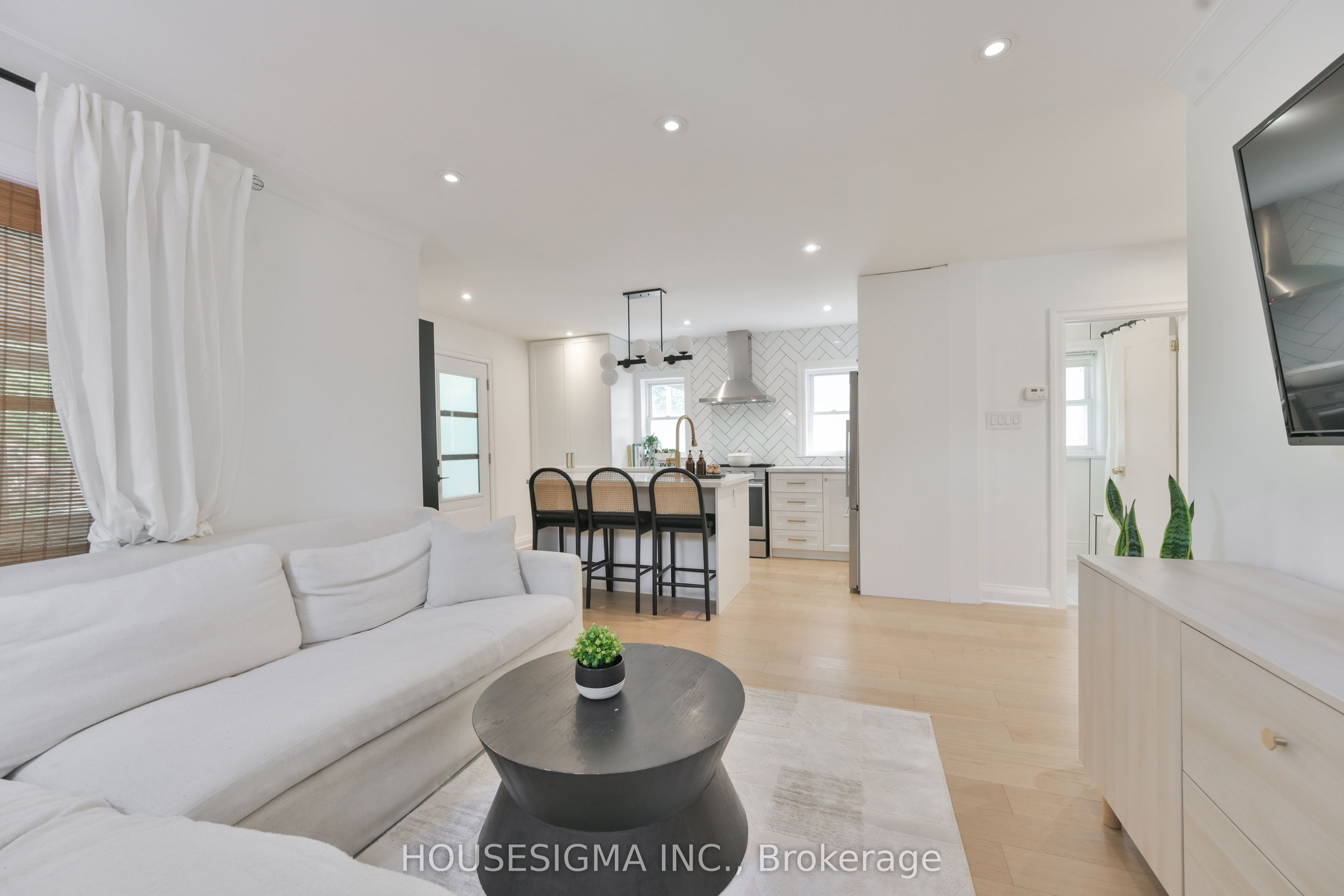 205 William Street, Toronto, ON M9N 2H2 photo 5