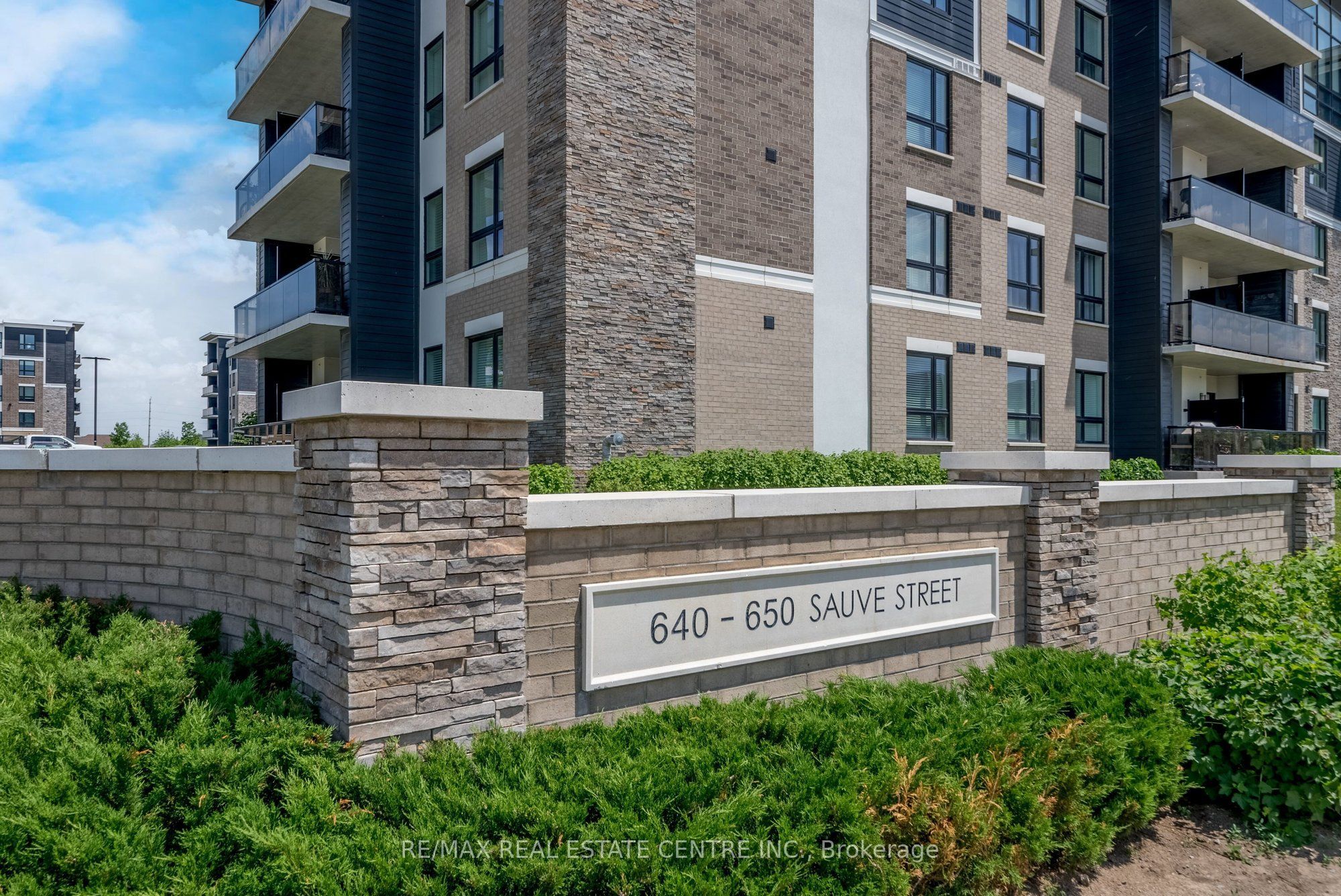 650 Sauve Street 408, Milton, ON L9T 9A8 photo 3