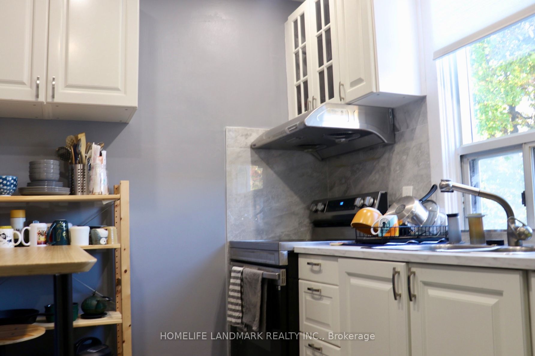 4 Northumberland Street 2F, Toronto, ON M6H 1P7 photo 3