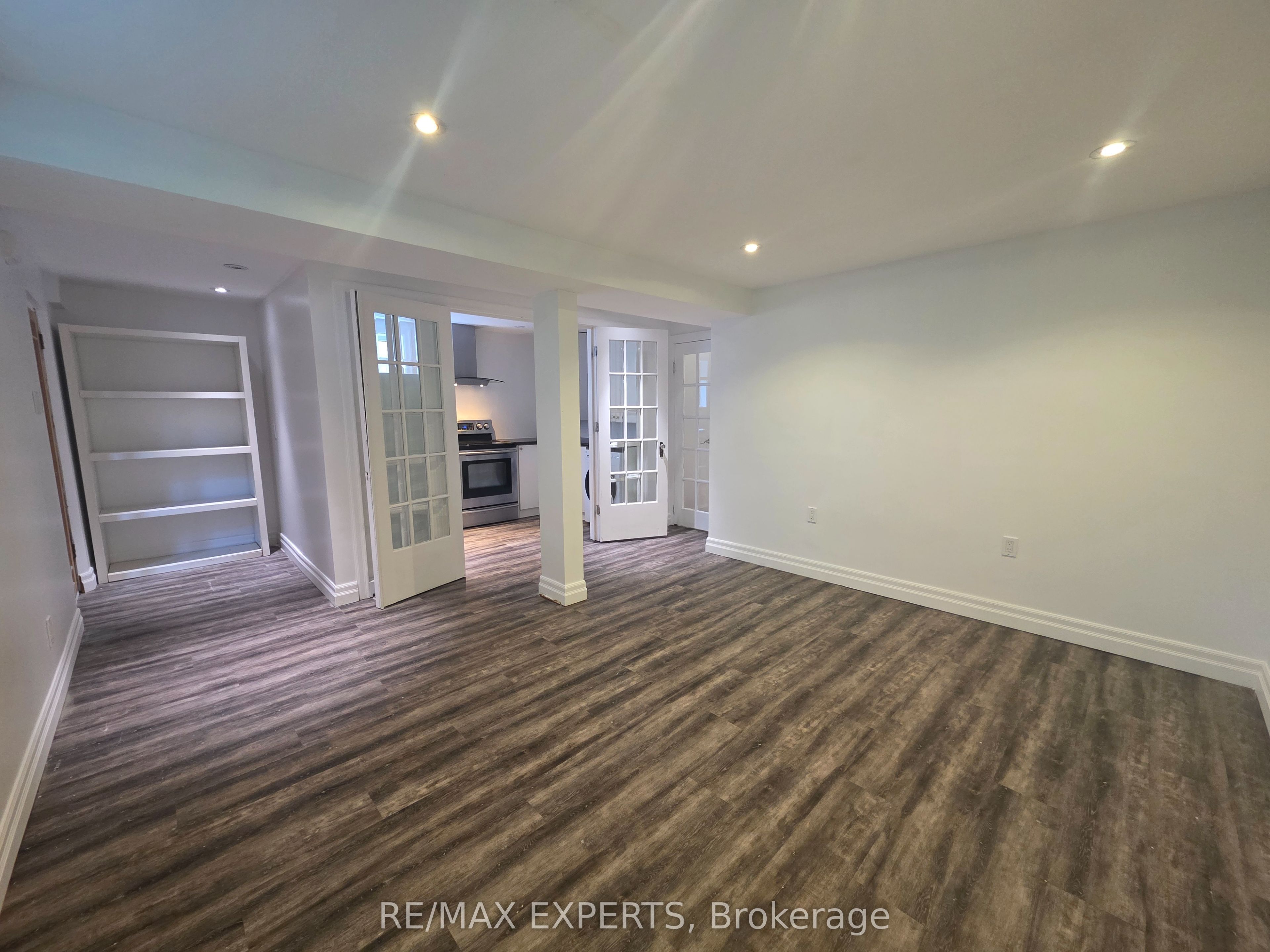 39 Twenty Fifth Street Lower, Toronto, ON M8V 3P8 photo 4