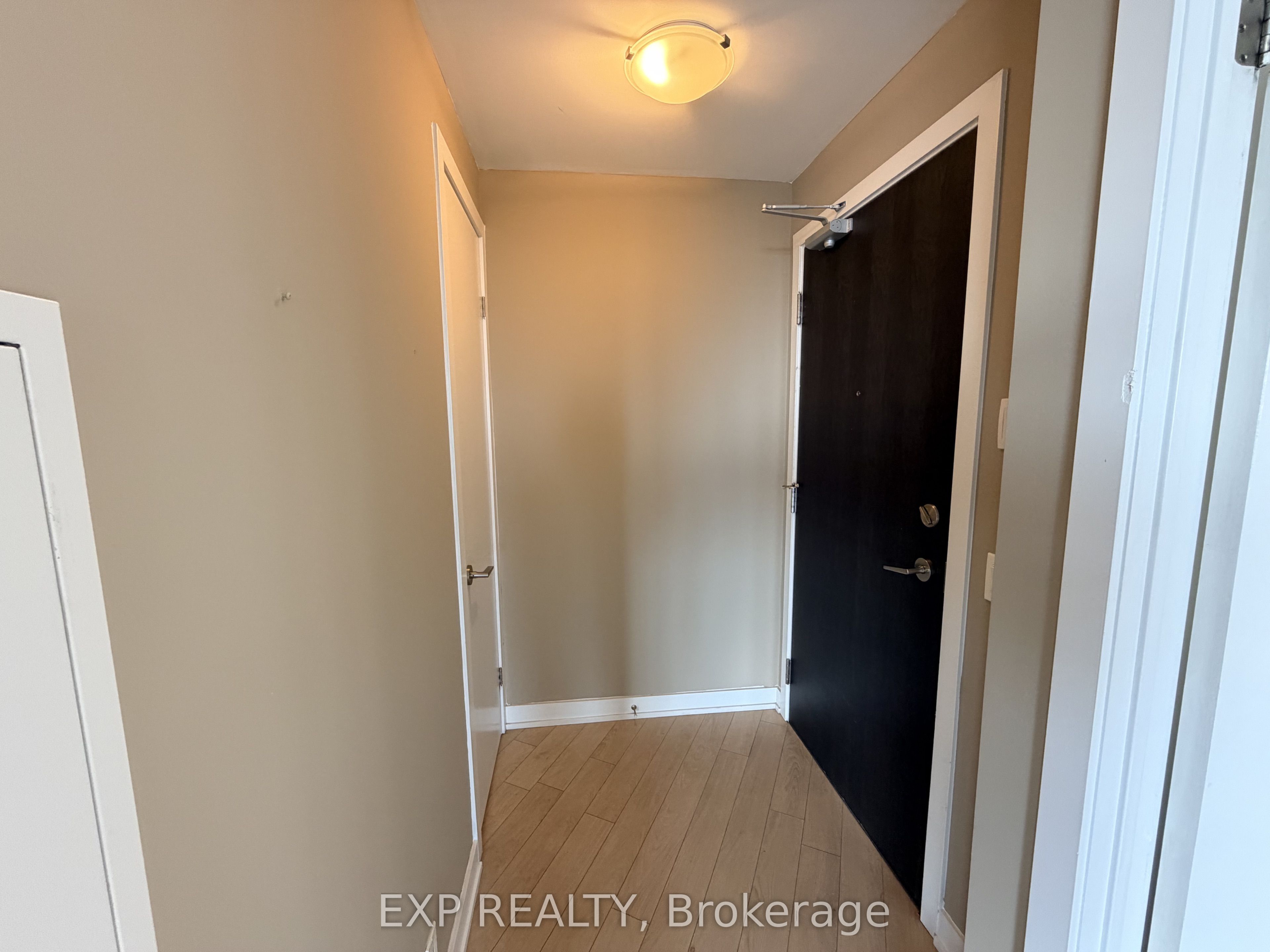 10 Park Lawn Road 3104, Toronto, ON M8Y 3H8 photo 3