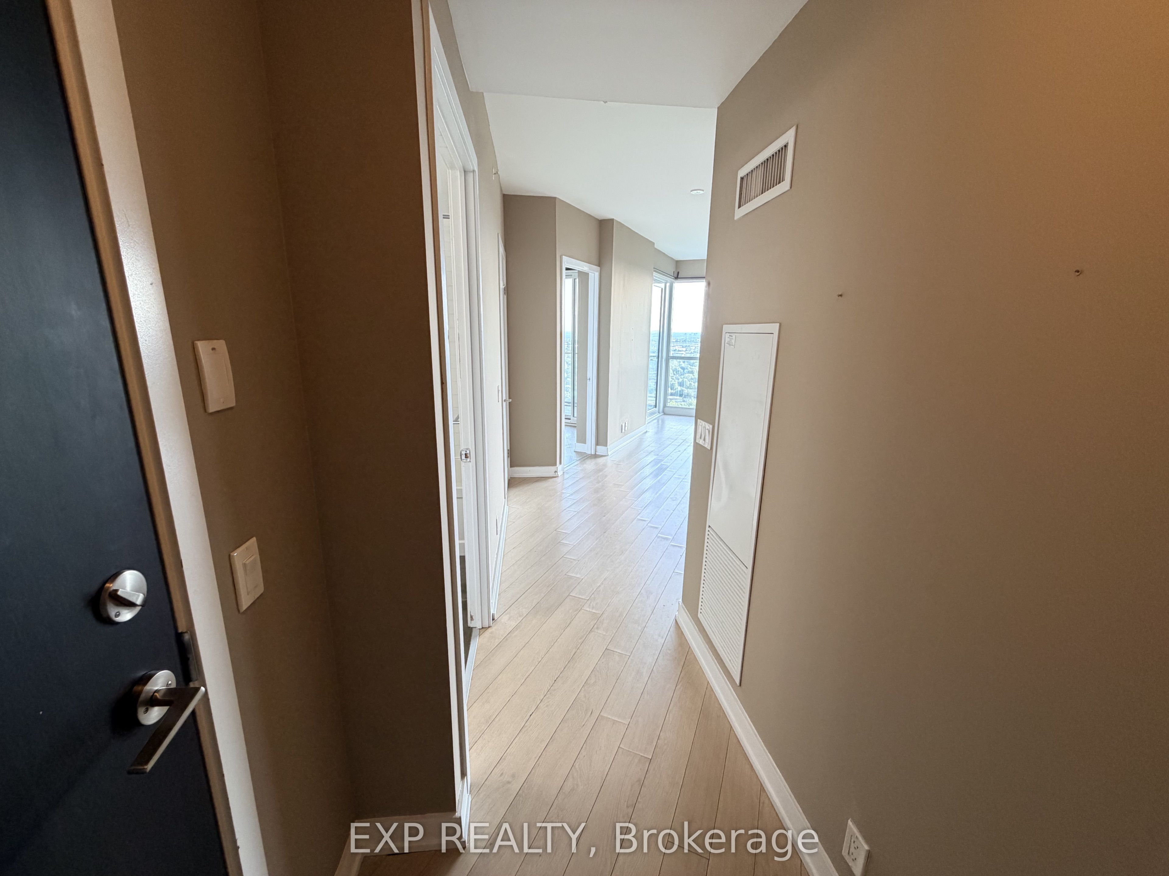 10 Park Lawn Road 3104, Toronto, ON M8Y 3H8 photo 4