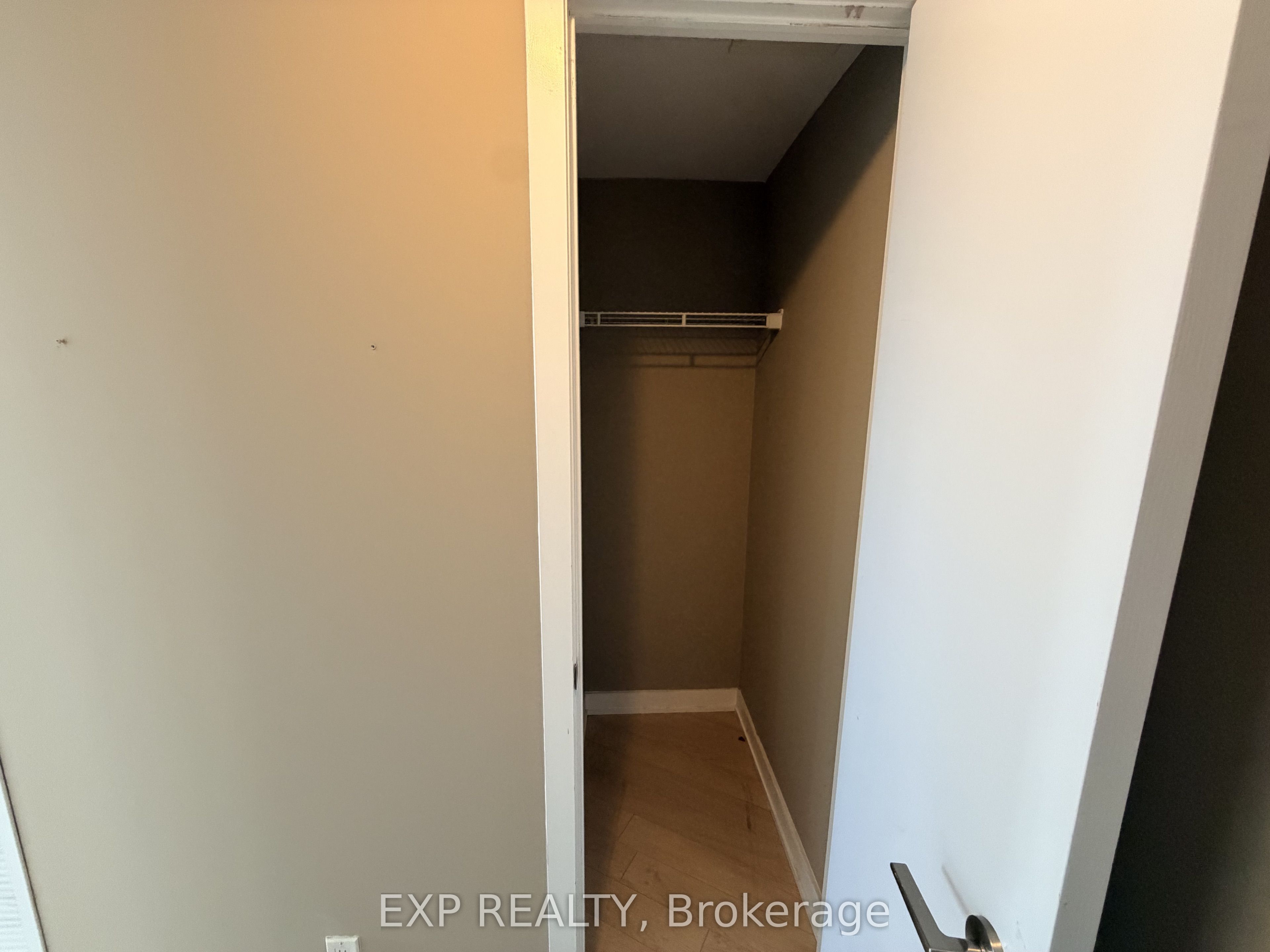 10 Park Lawn Road 3104, Toronto, ON M8Y 3H8 photo 5