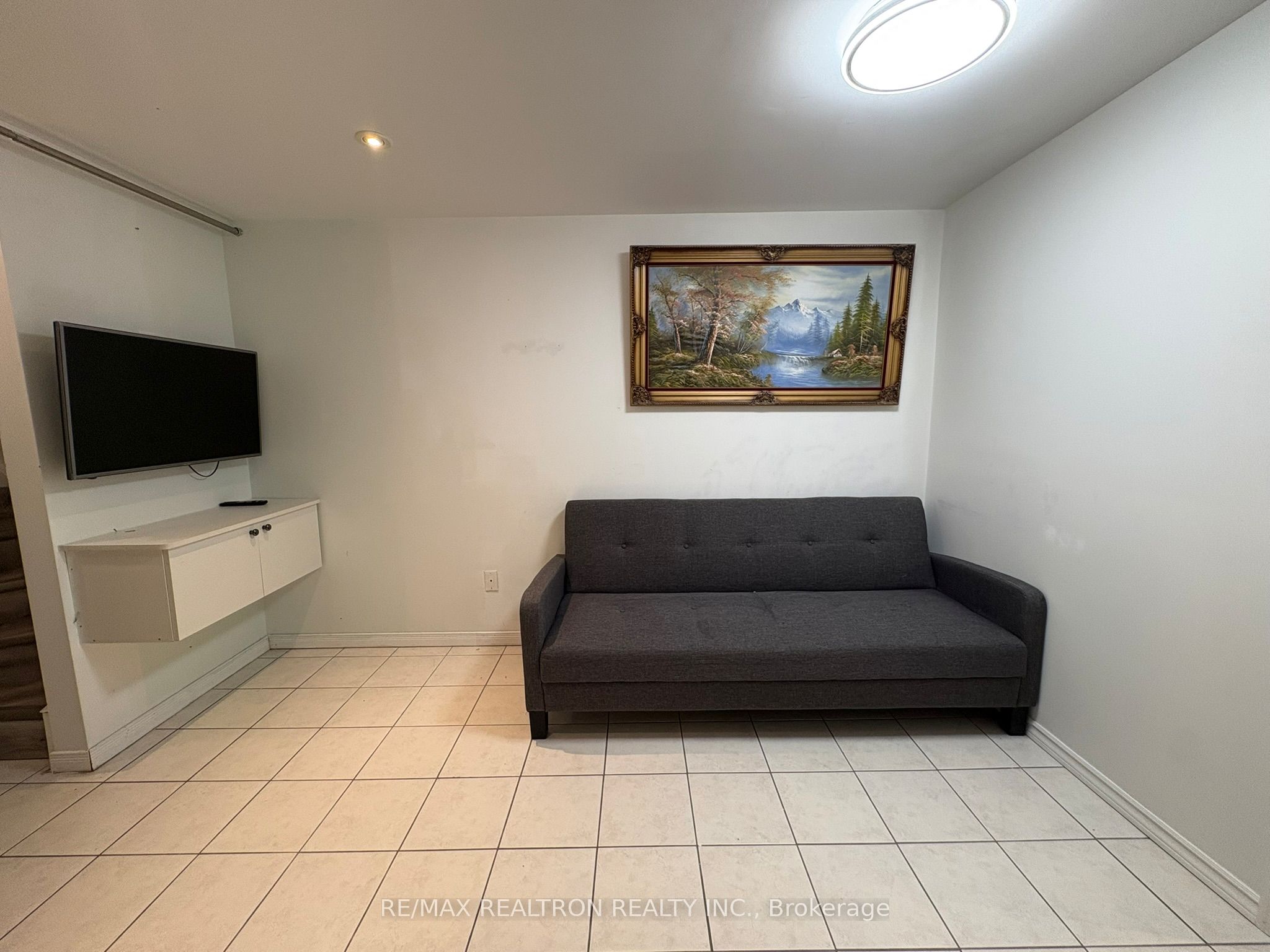 11 NORMAN WESLEY Way BSMT, Toronto, ON M3M 3H3 photo 2