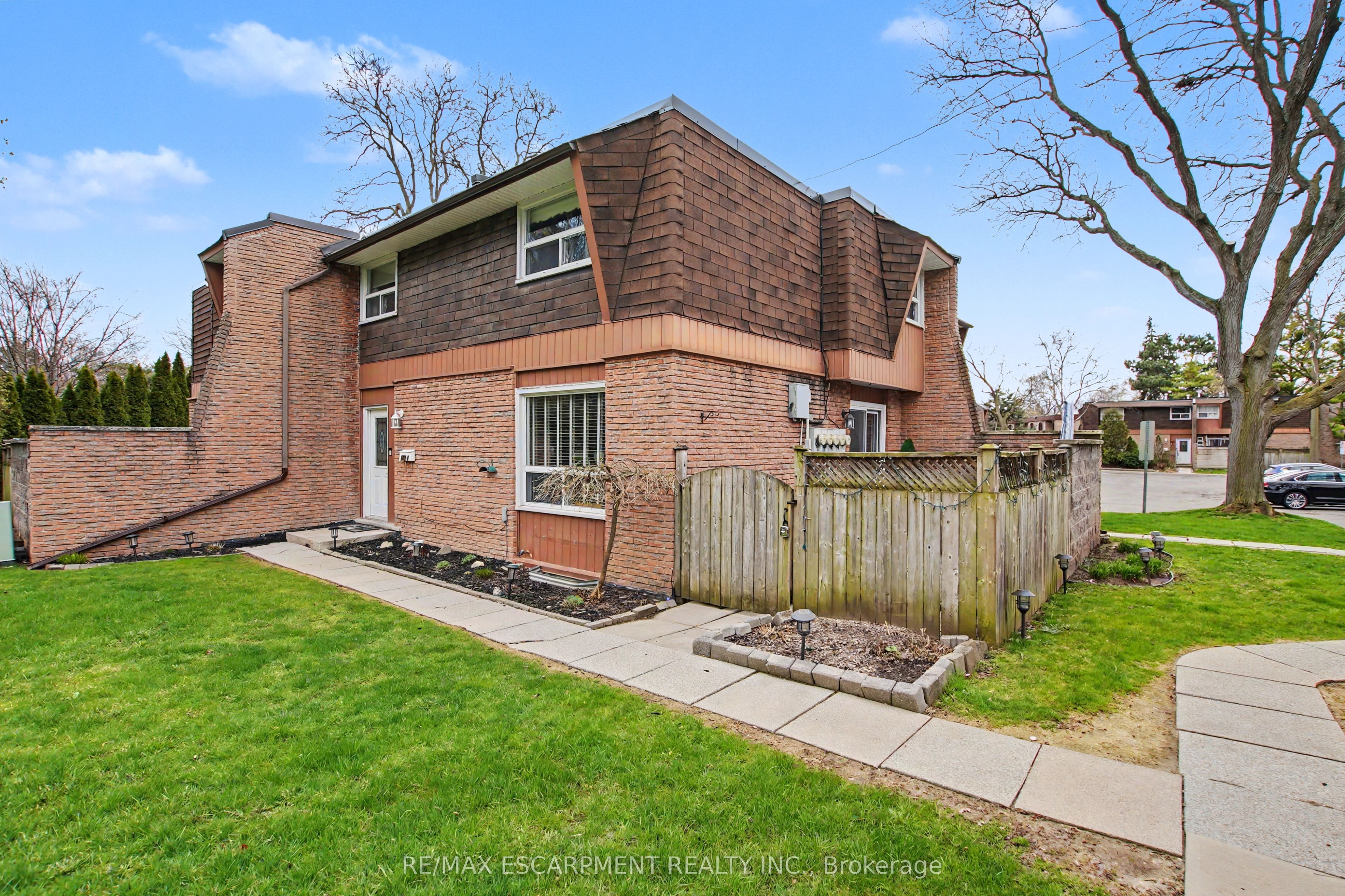 661 Francis Road 4, Burlington, ON L7T 3X6 photo 2