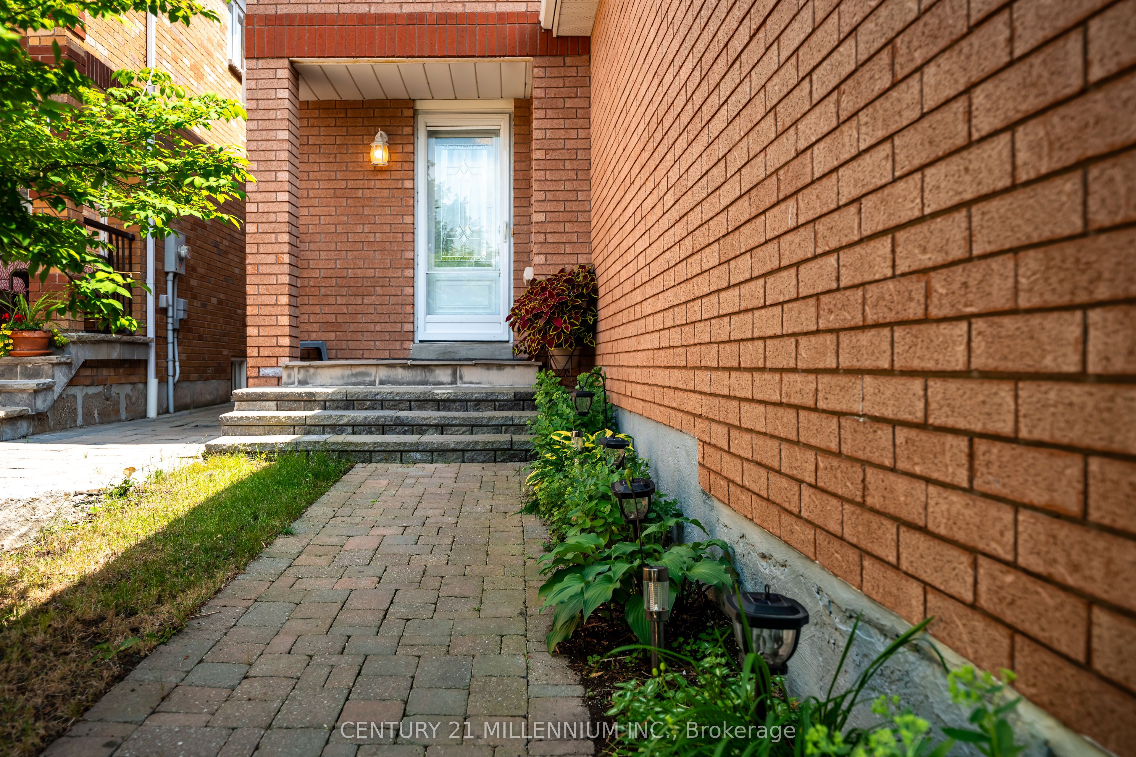 104 Joshua Road, Orangeville, ON L9W 4W2 photo 2