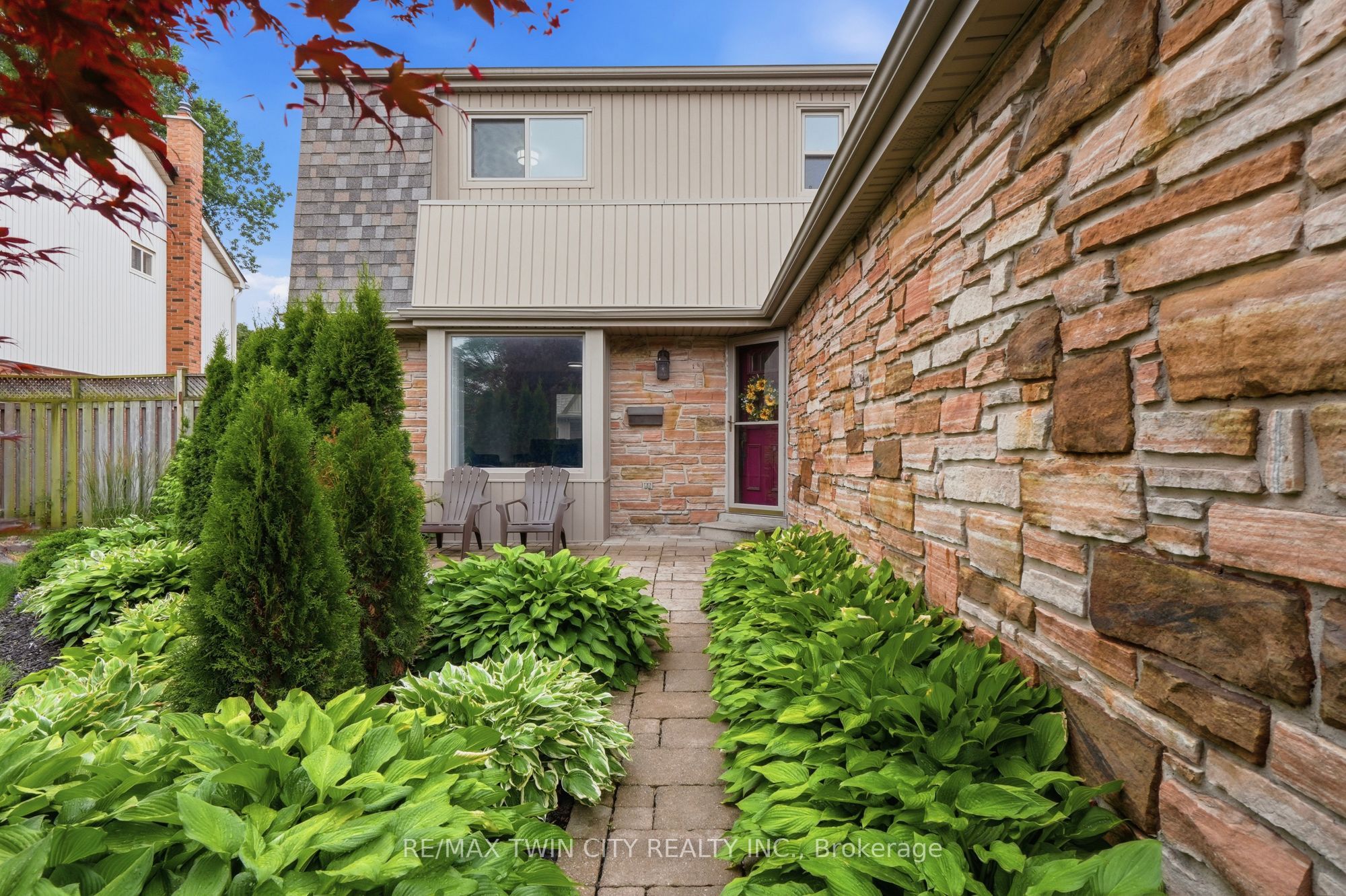 20 Mansfield Street, Brampton, ON L6S 2Y4 photo 2