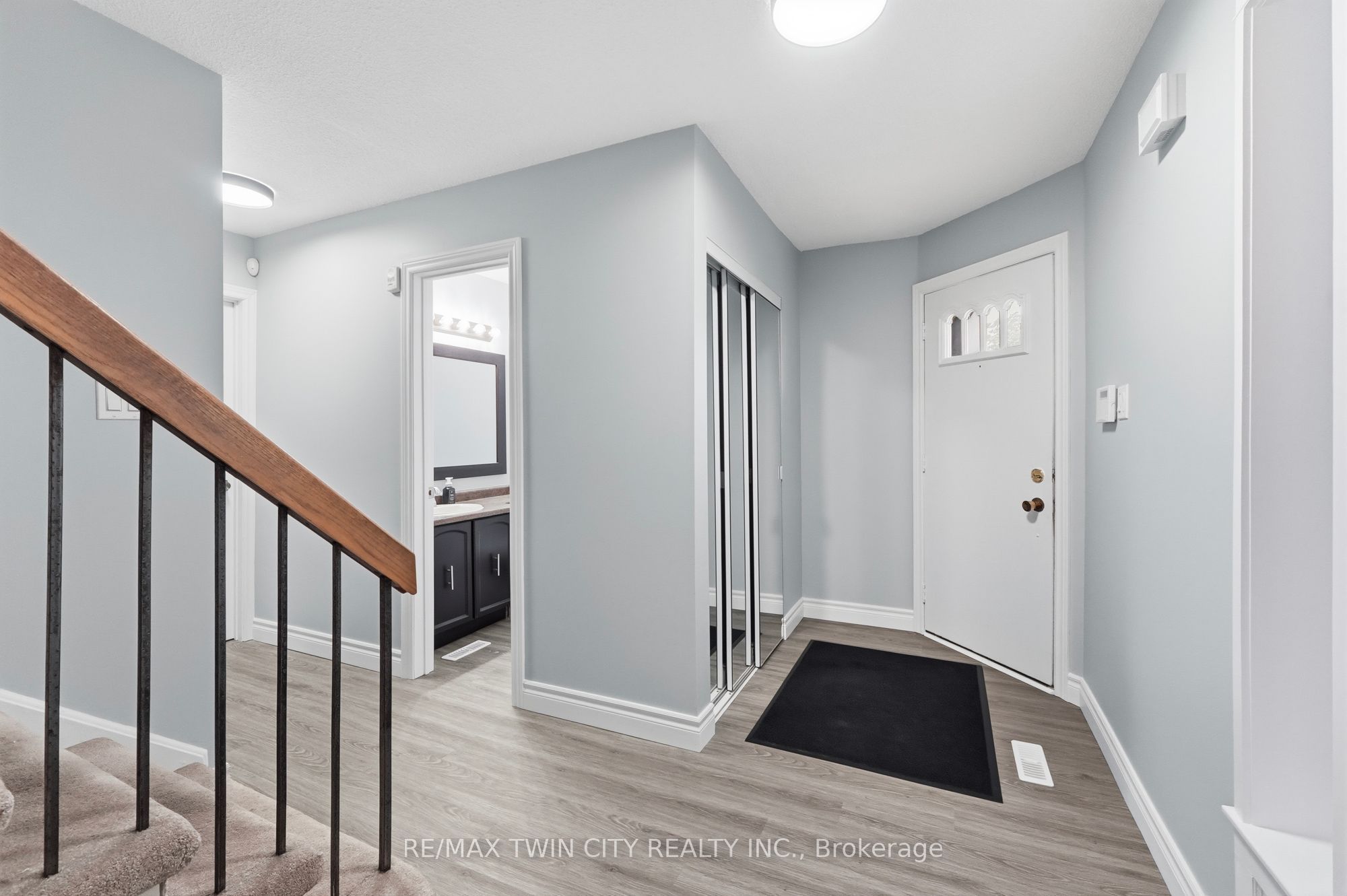 20 Mansfield Street, Brampton, ON L6S 2Y4 photo 3
