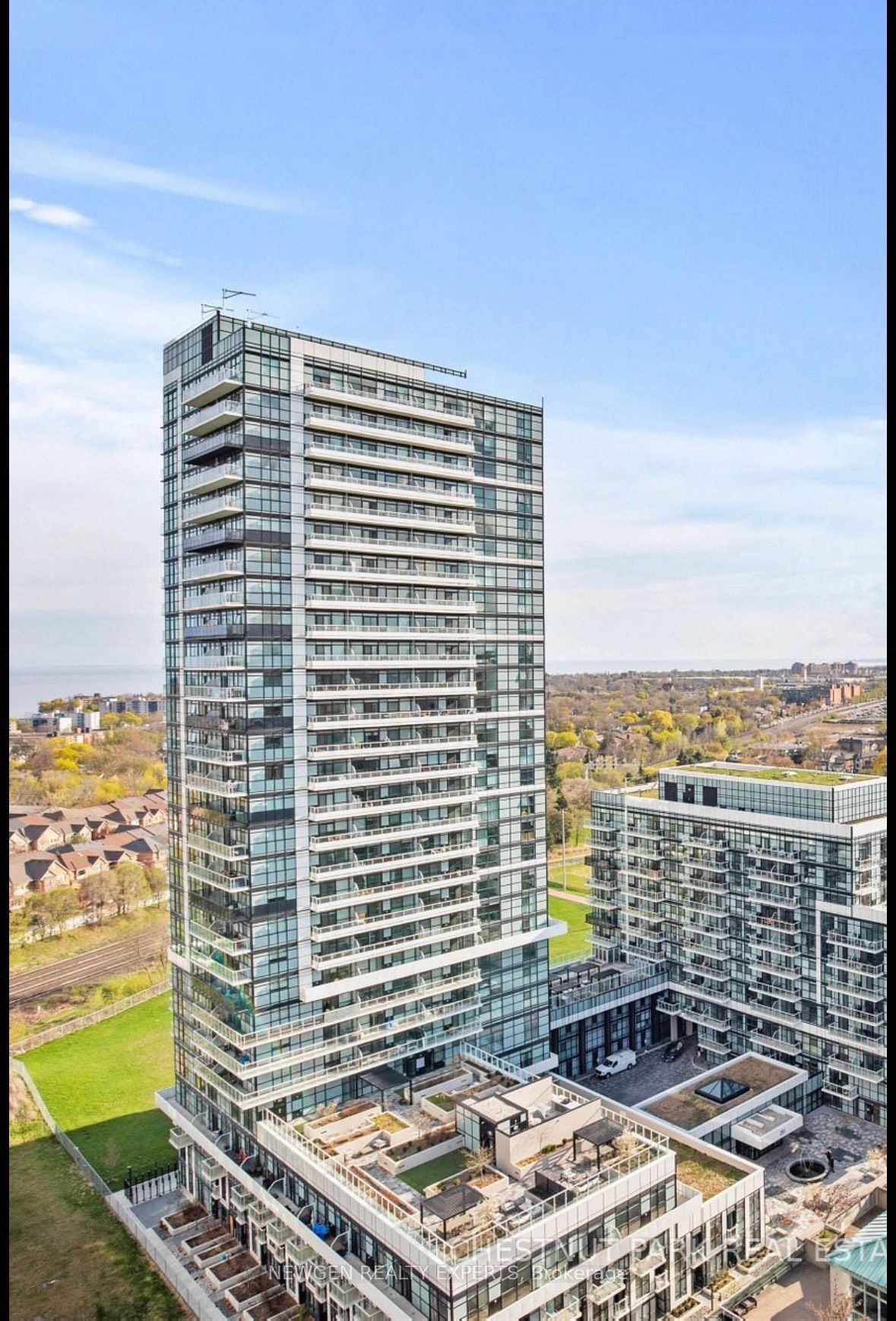 185 Legion Road N 1906, Toronto, ON M8Y 0A1 photo 2