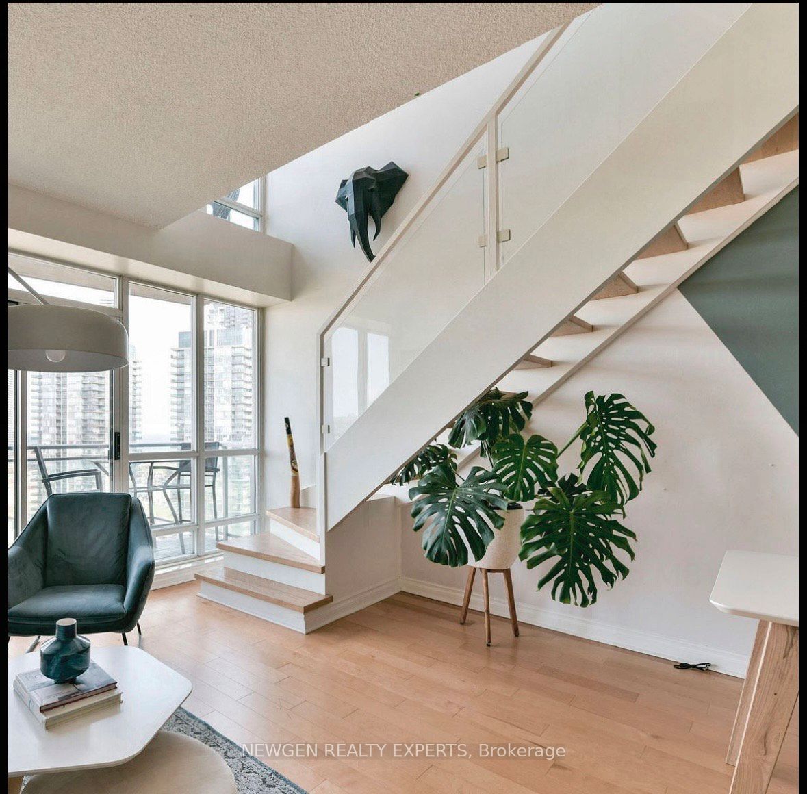 185 Legion Road N 1906, Toronto, ON M8Y 0A1 photo 4