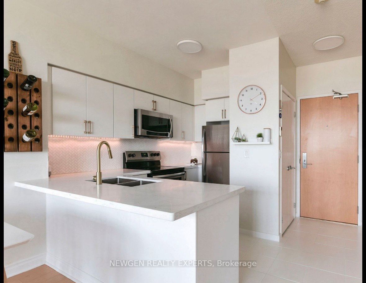 185 Legion Road N 1906, Toronto, ON M8Y 0A1 photo 5
