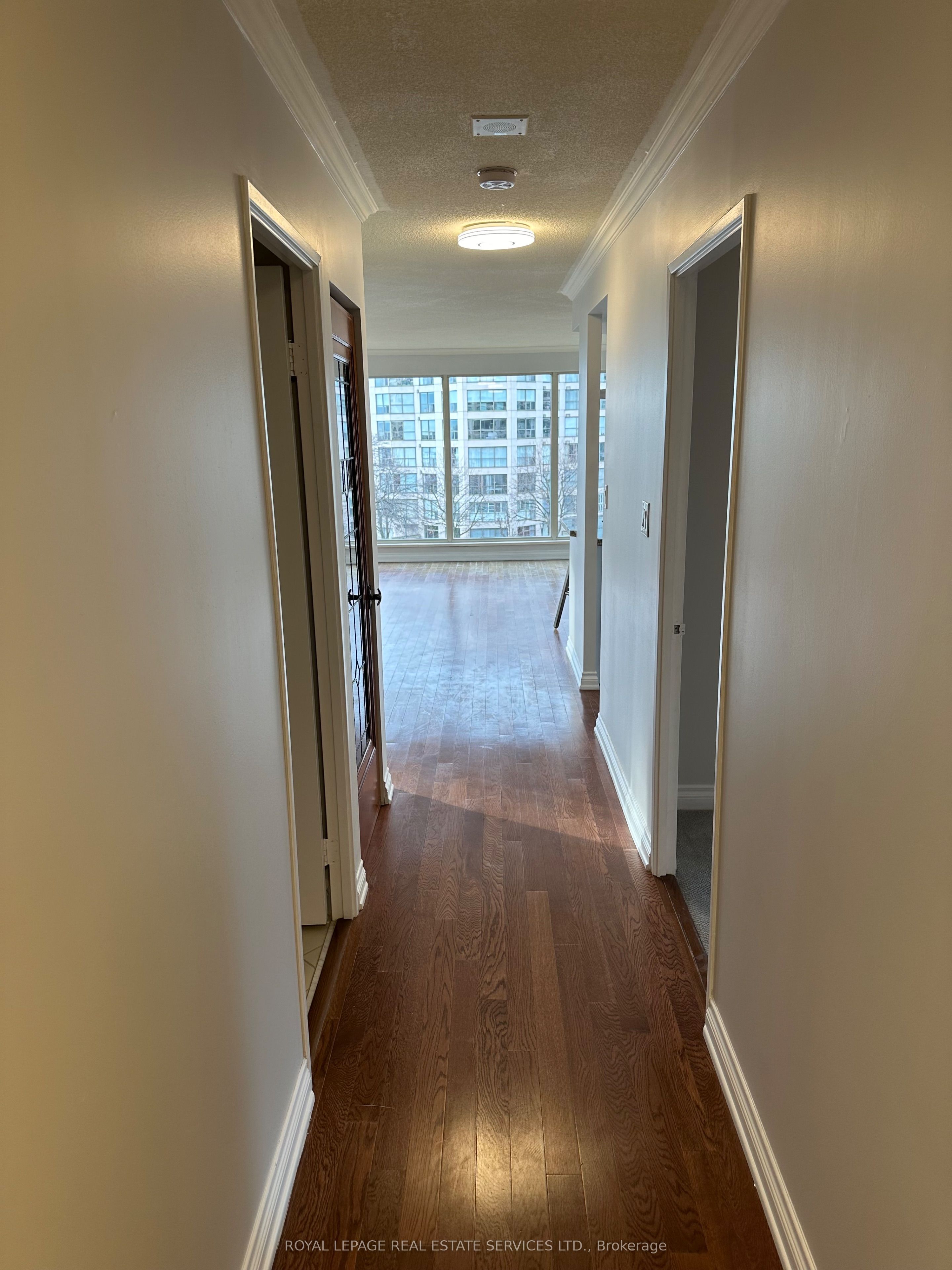 2261 Lake Shore Boulevard W 519, Toronto, ON M8V 3X1 photo 4