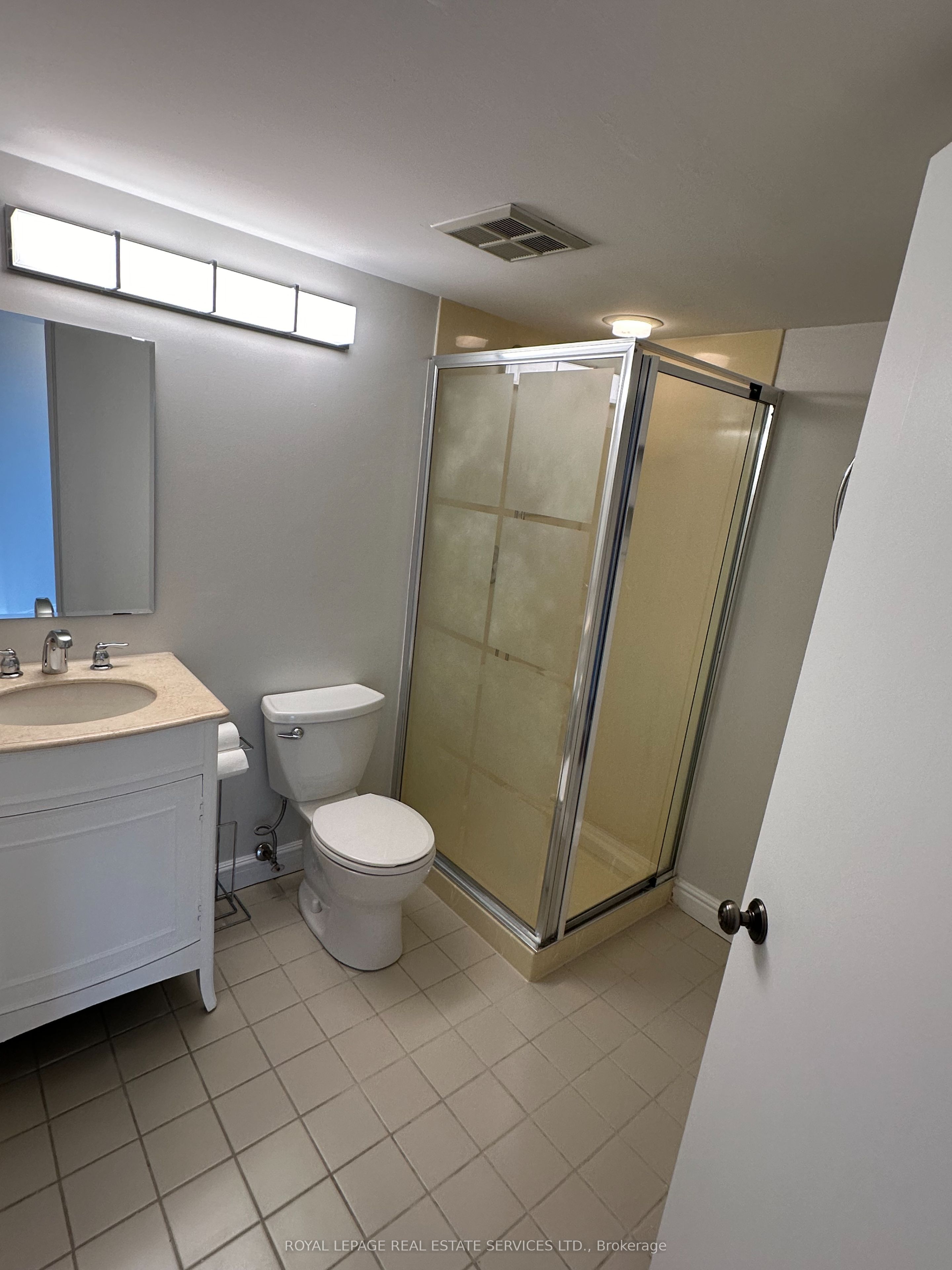 2261 Lake Shore Boulevard W 519, Toronto, ON M8V 3X1 photo 5