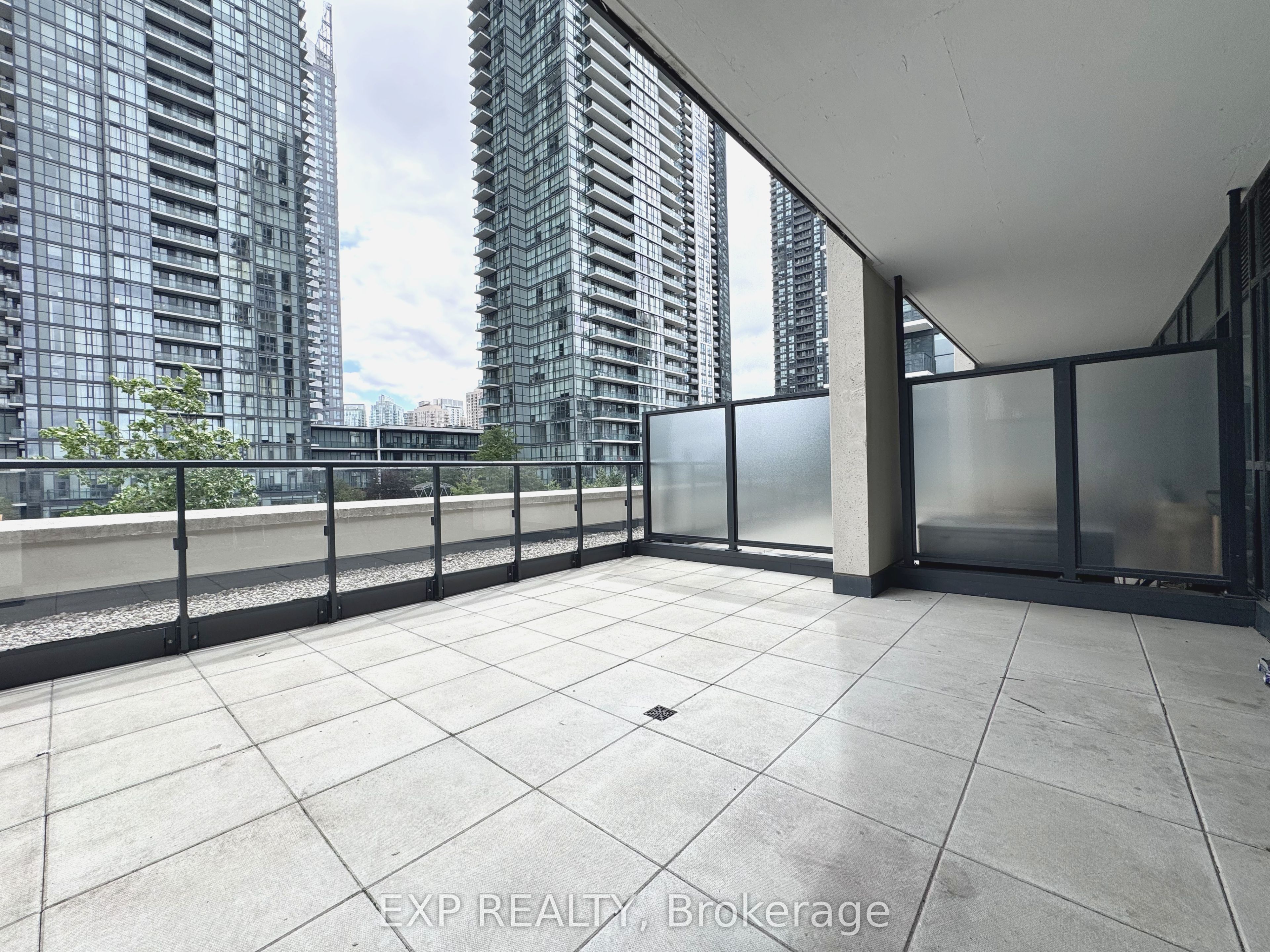 4055 Parkside Village Drive 614, Mississauga, ON L5B 0K8 photo 4